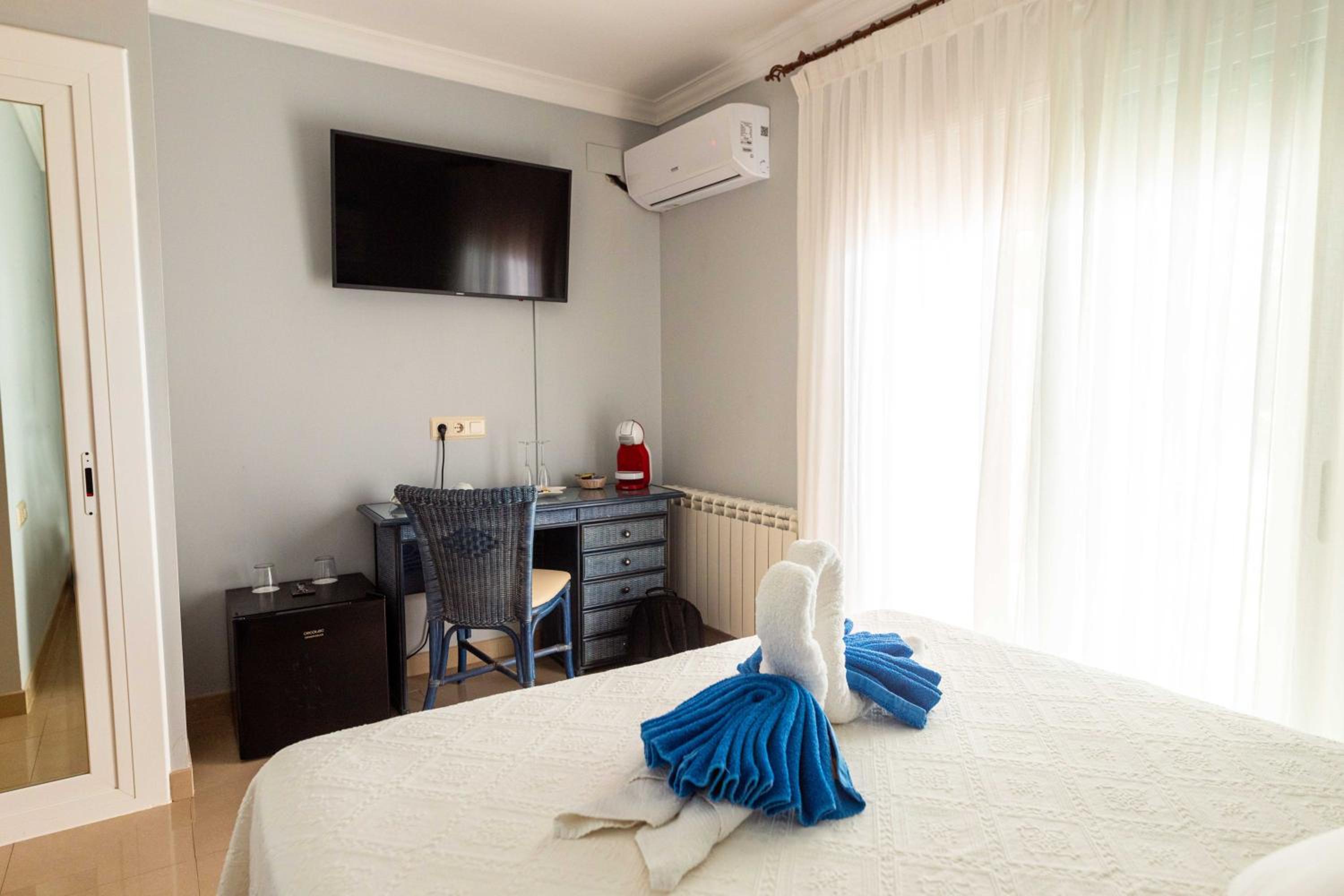 Double Room with Balcony and Sea View photo 3