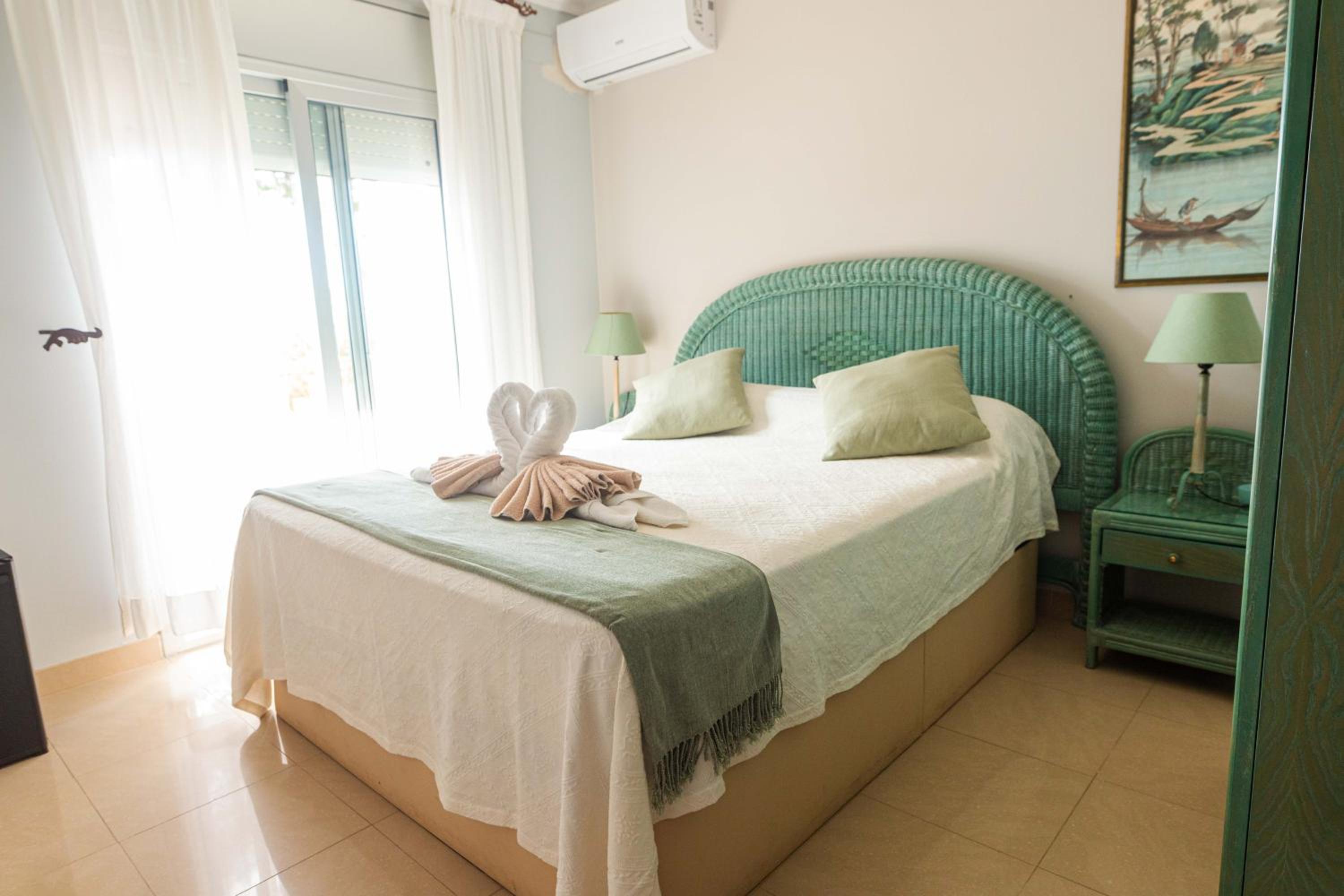 Double Room with Balcony and Sea View - Photo 1