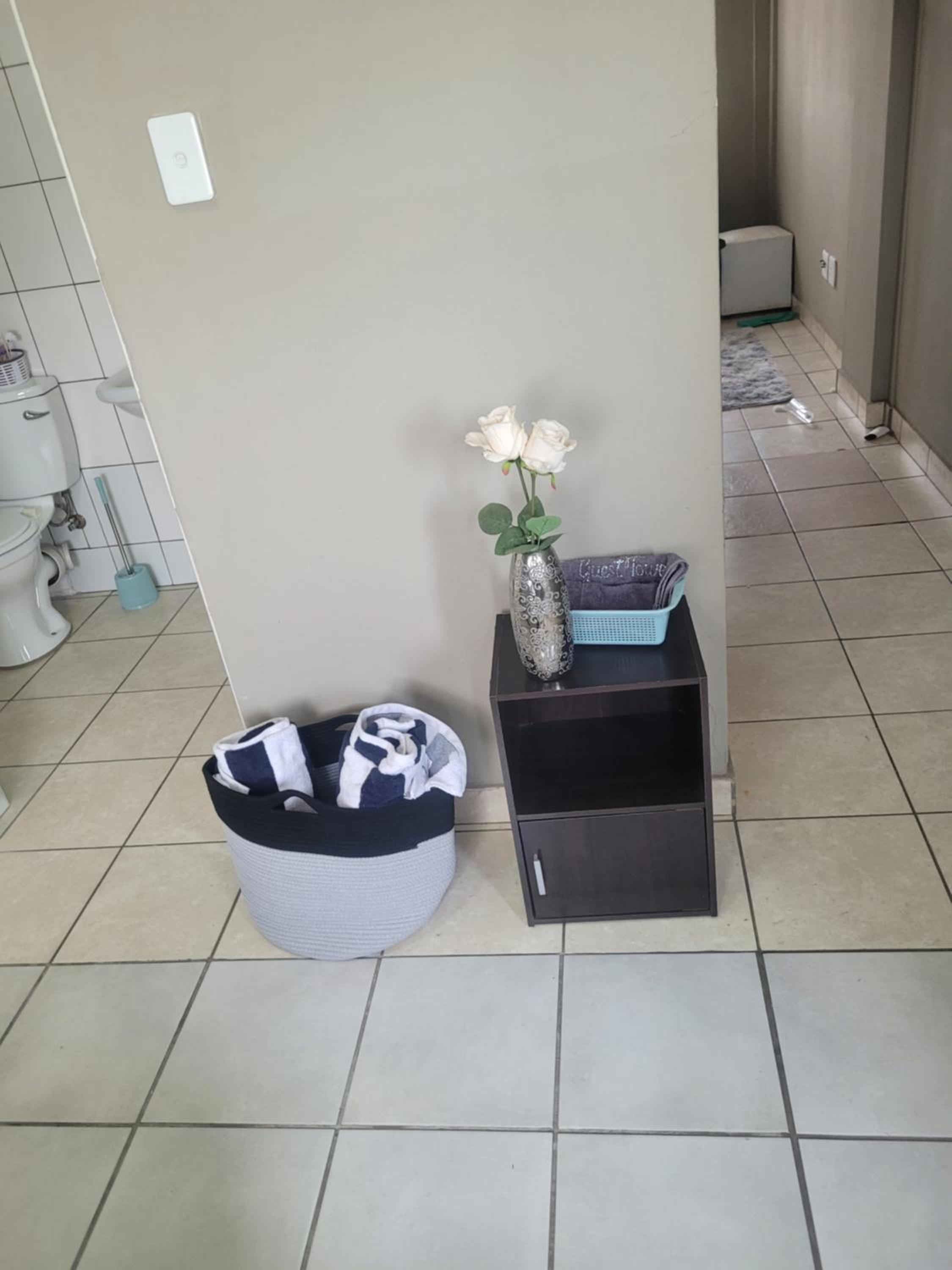 One-Bedroom Apartment photo 3