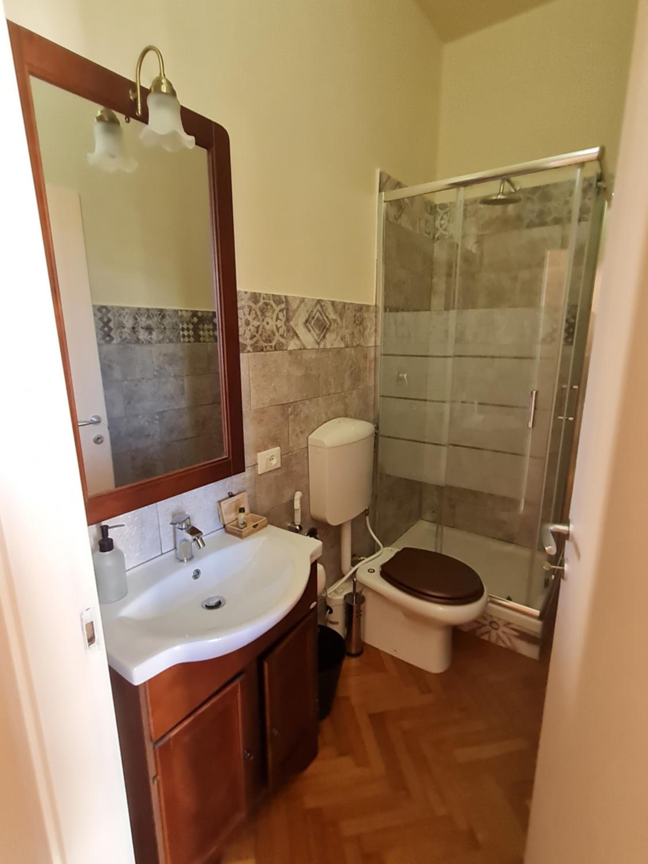 Standard King Room photo 3