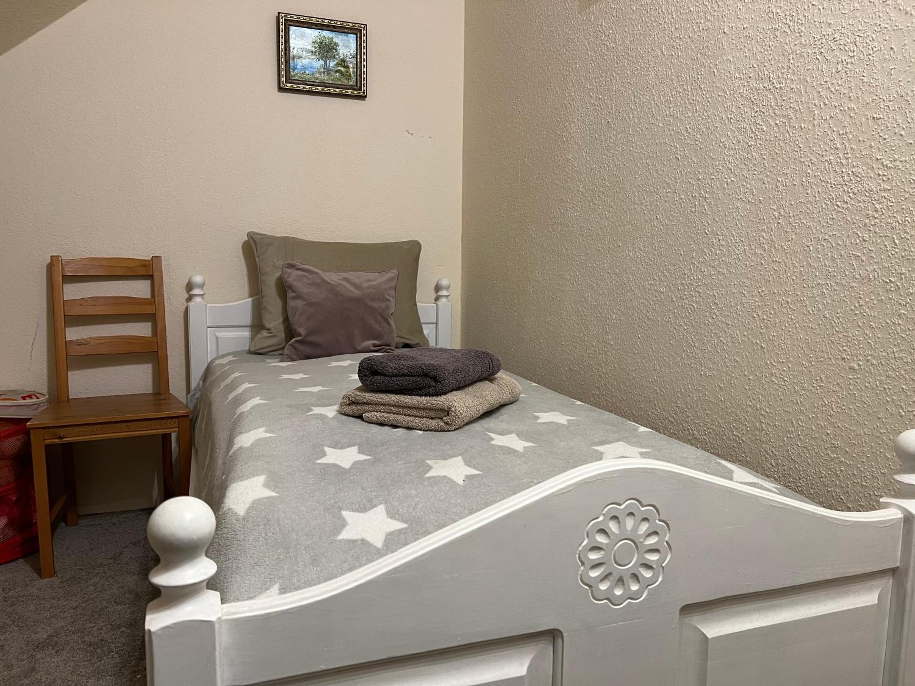 One-Bedroom Apartment - Photo 1