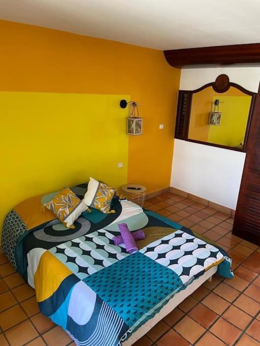 One-Bedroom Apartment - Photo 3