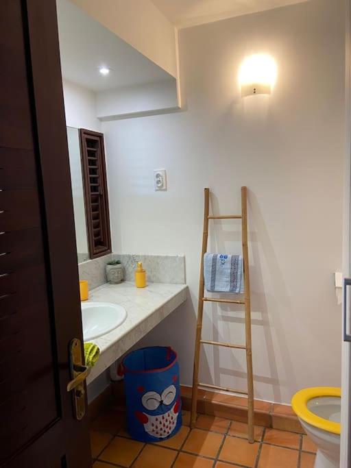 One-Bedroom Apartment - Photo 11