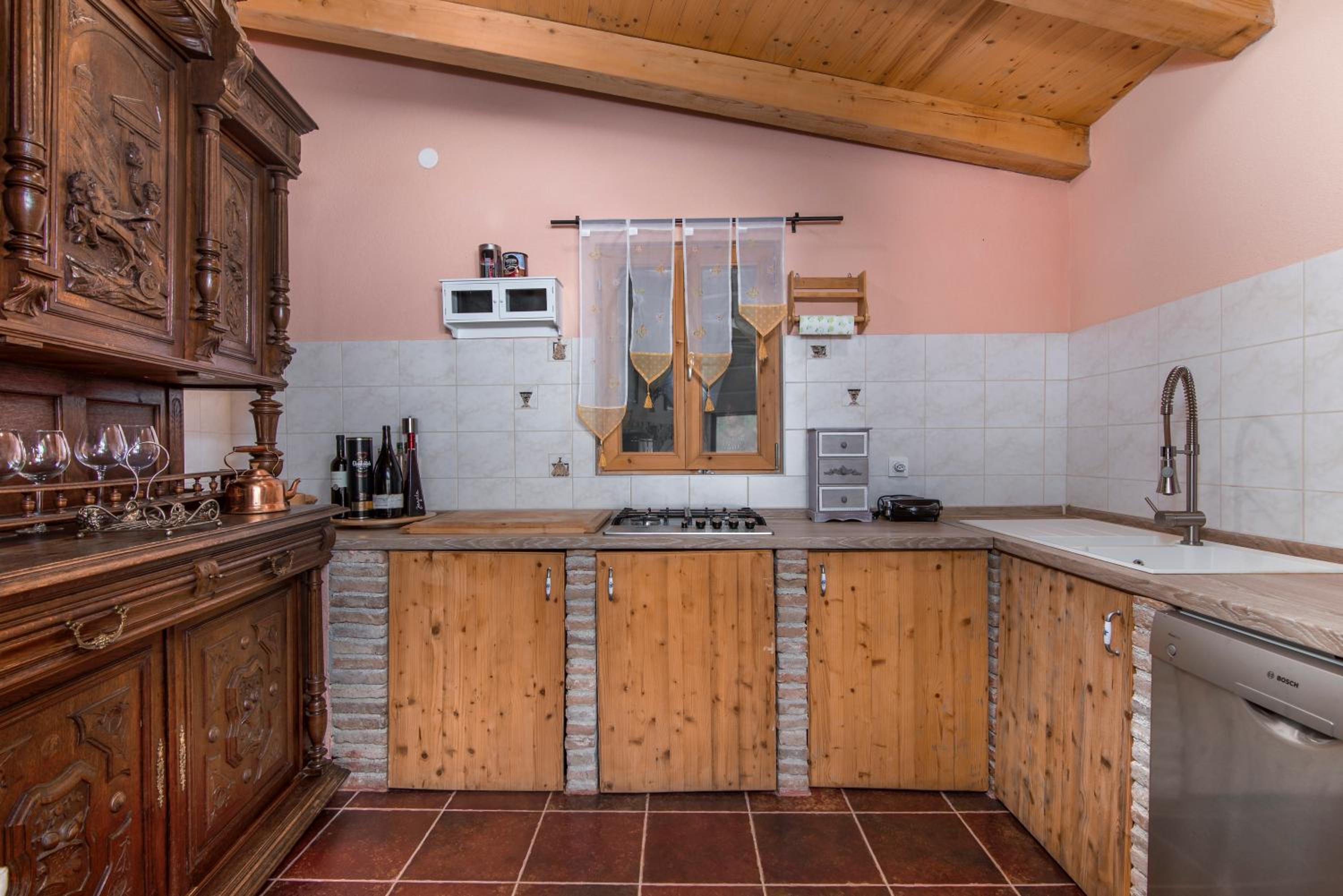 One-Bedroom House photo 2