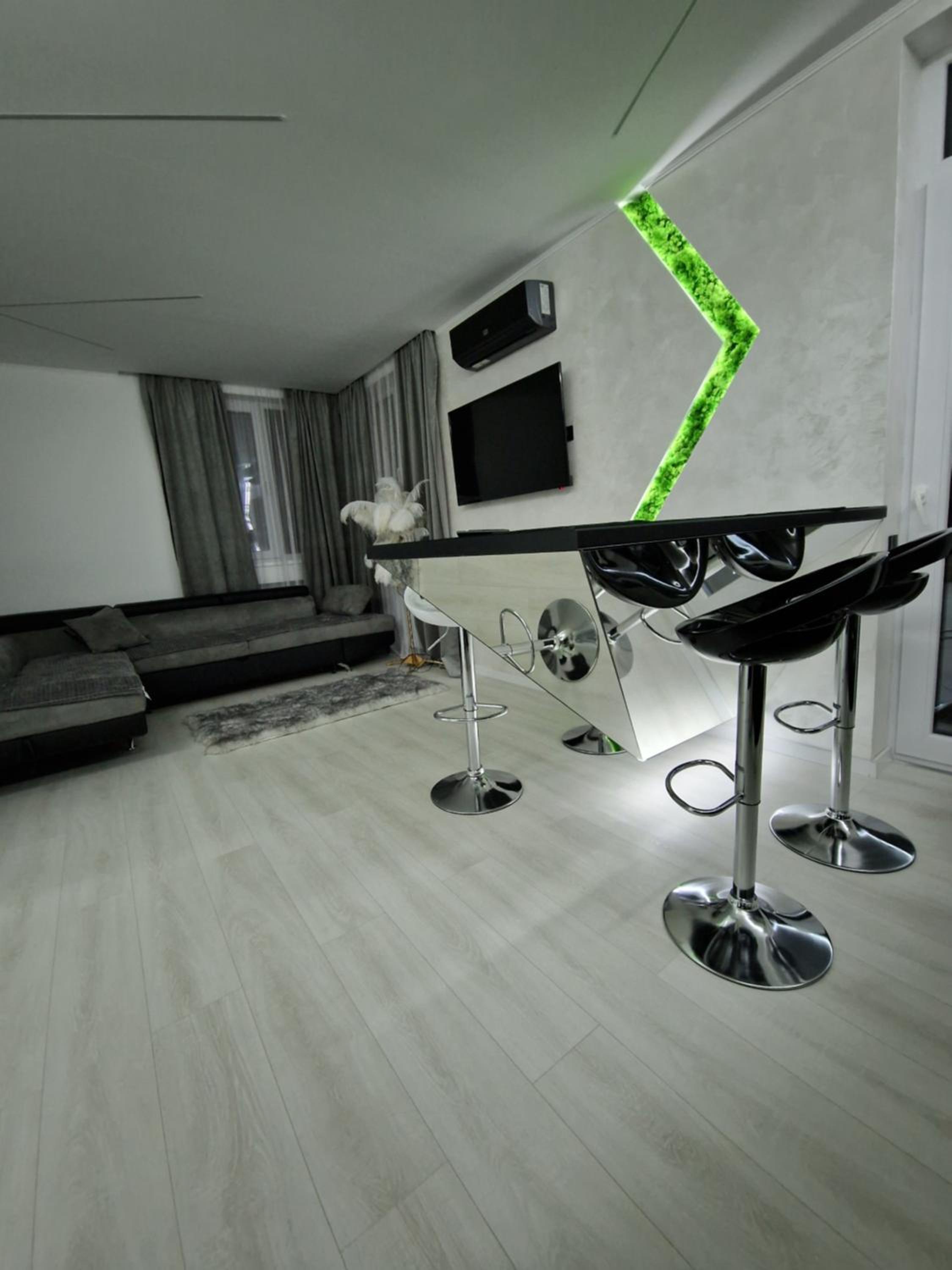 One-Bedroom Apartment - Photo 19