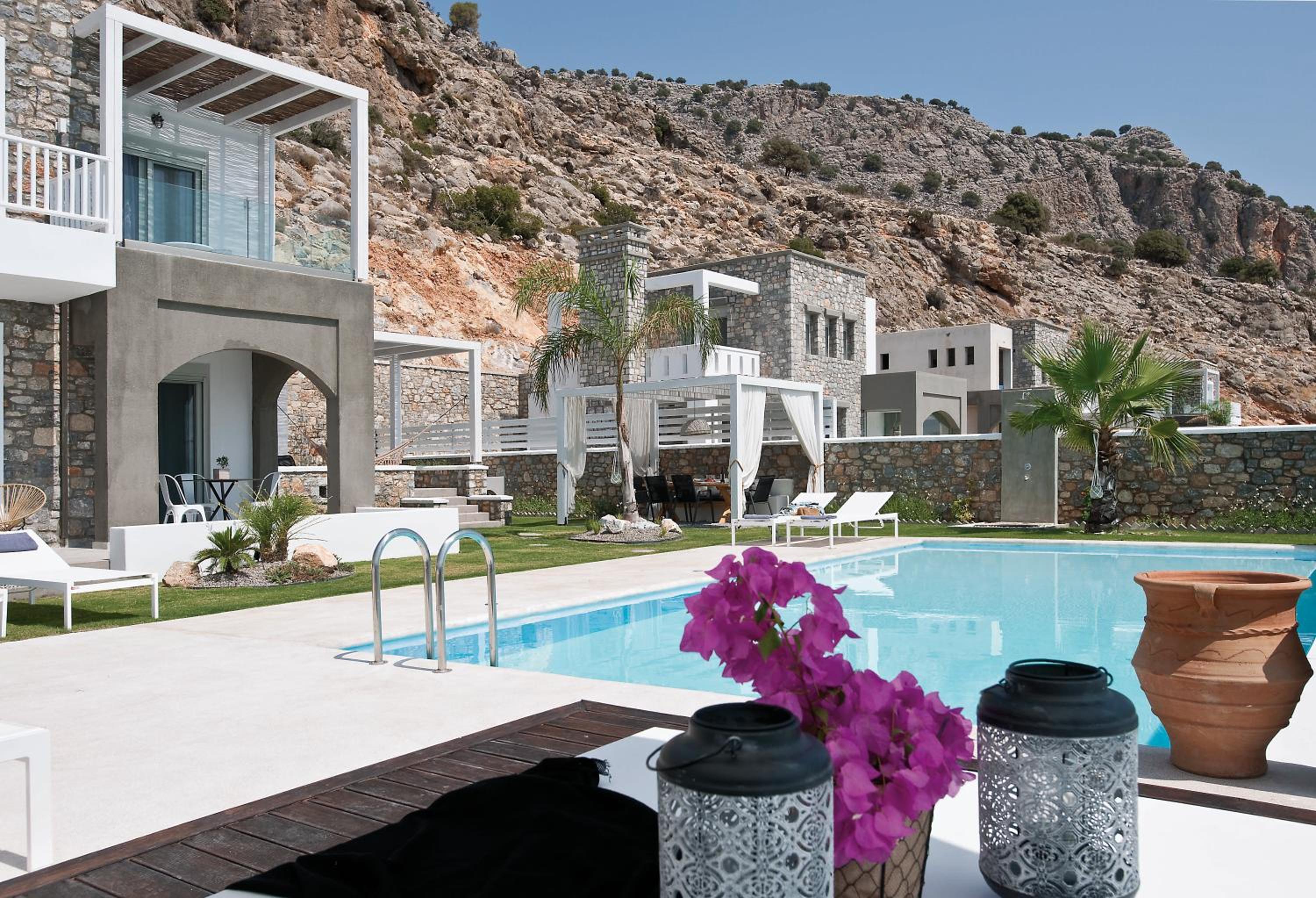 Three-Bedroom Villa photo 2