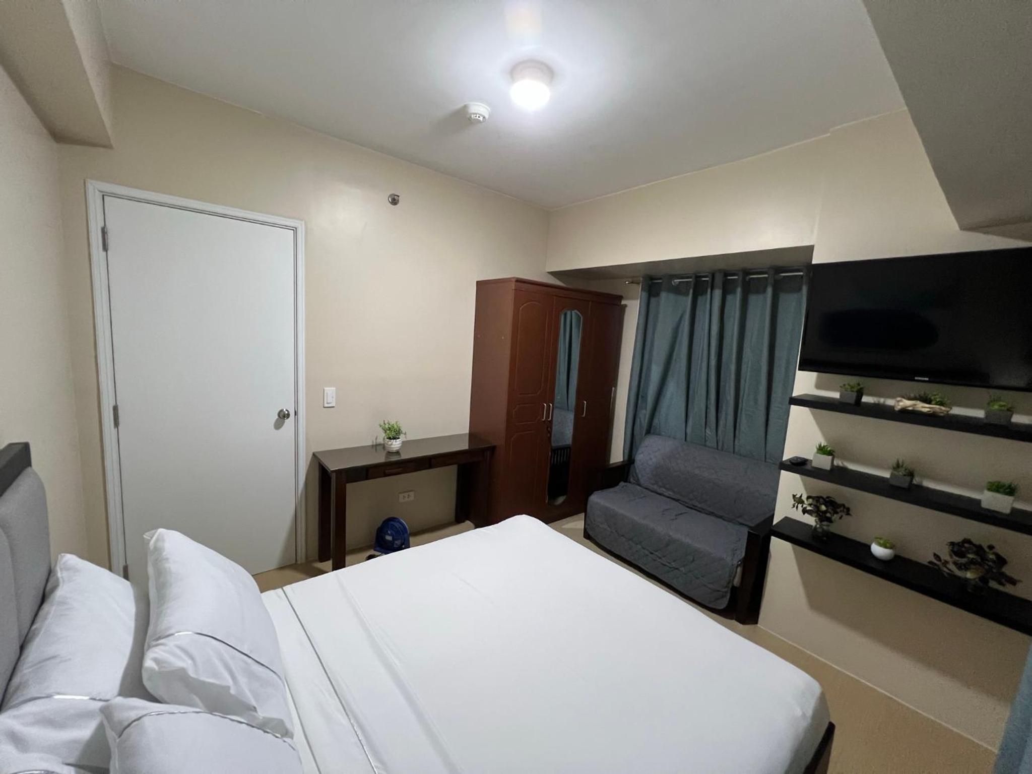 Two-Bedroom Apartment - Photo 45