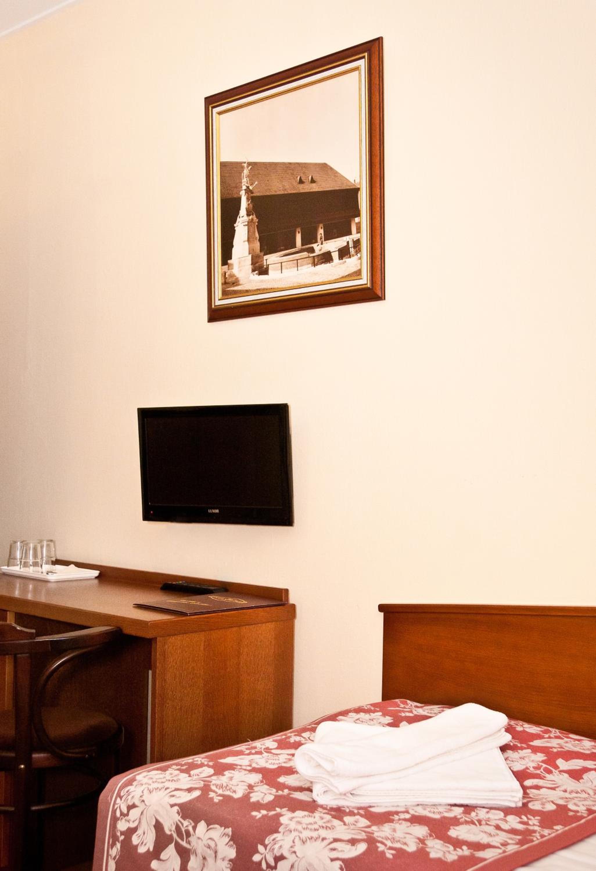 Twin Room  - Photo 2