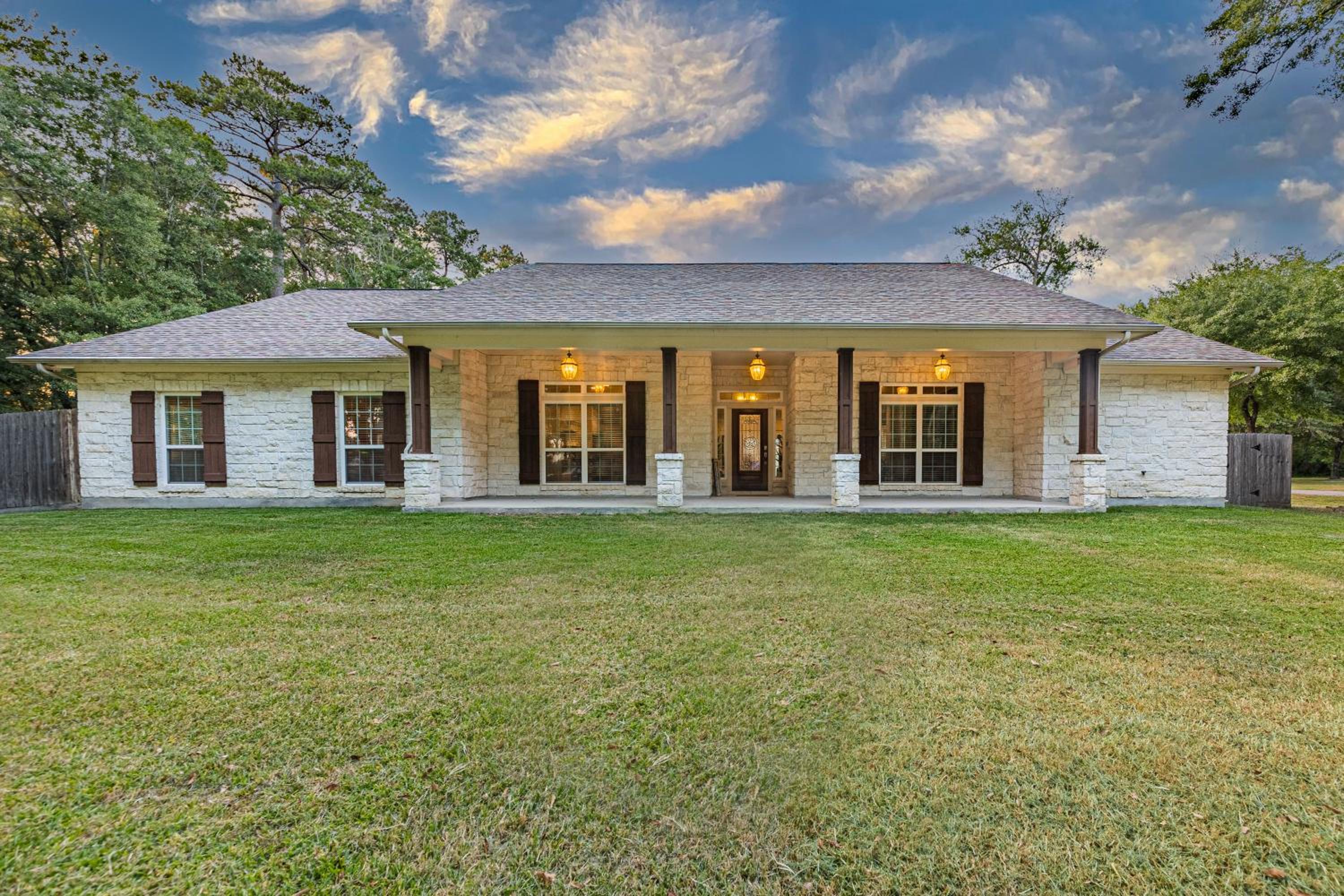 Four-Bedroom House photo 2