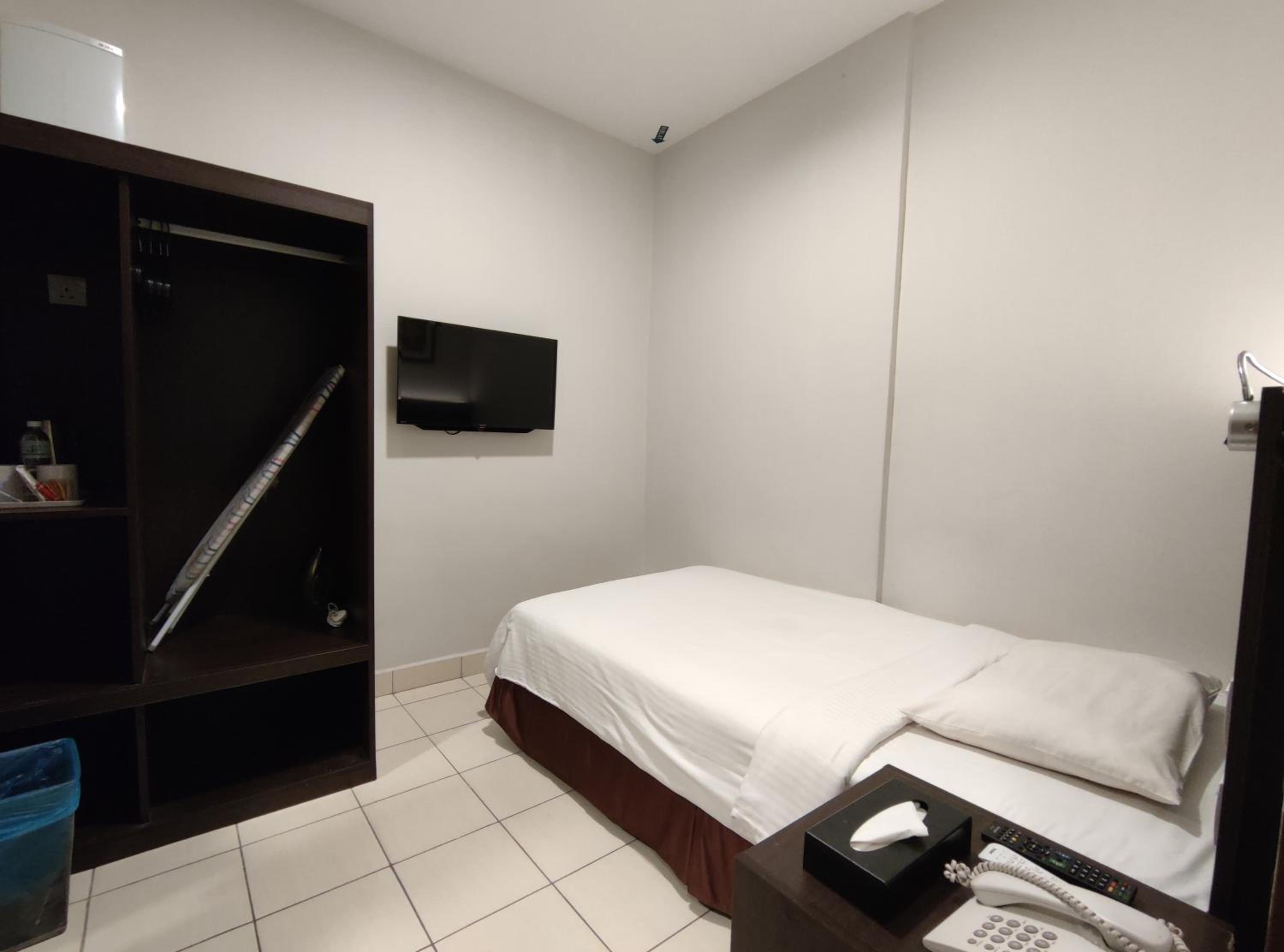 Standard Single Room - Photo 3
