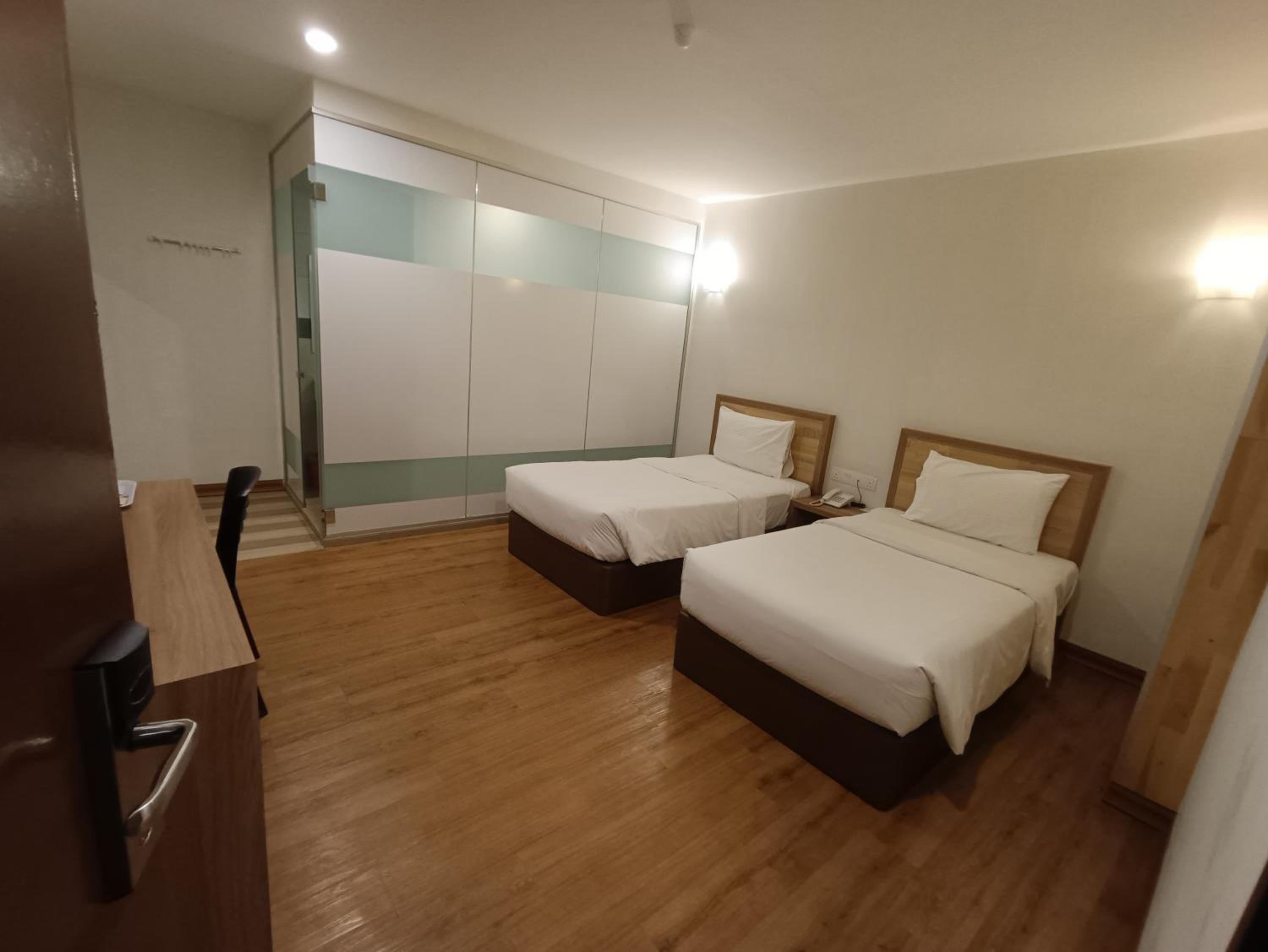 Superior Twin Room photo 2