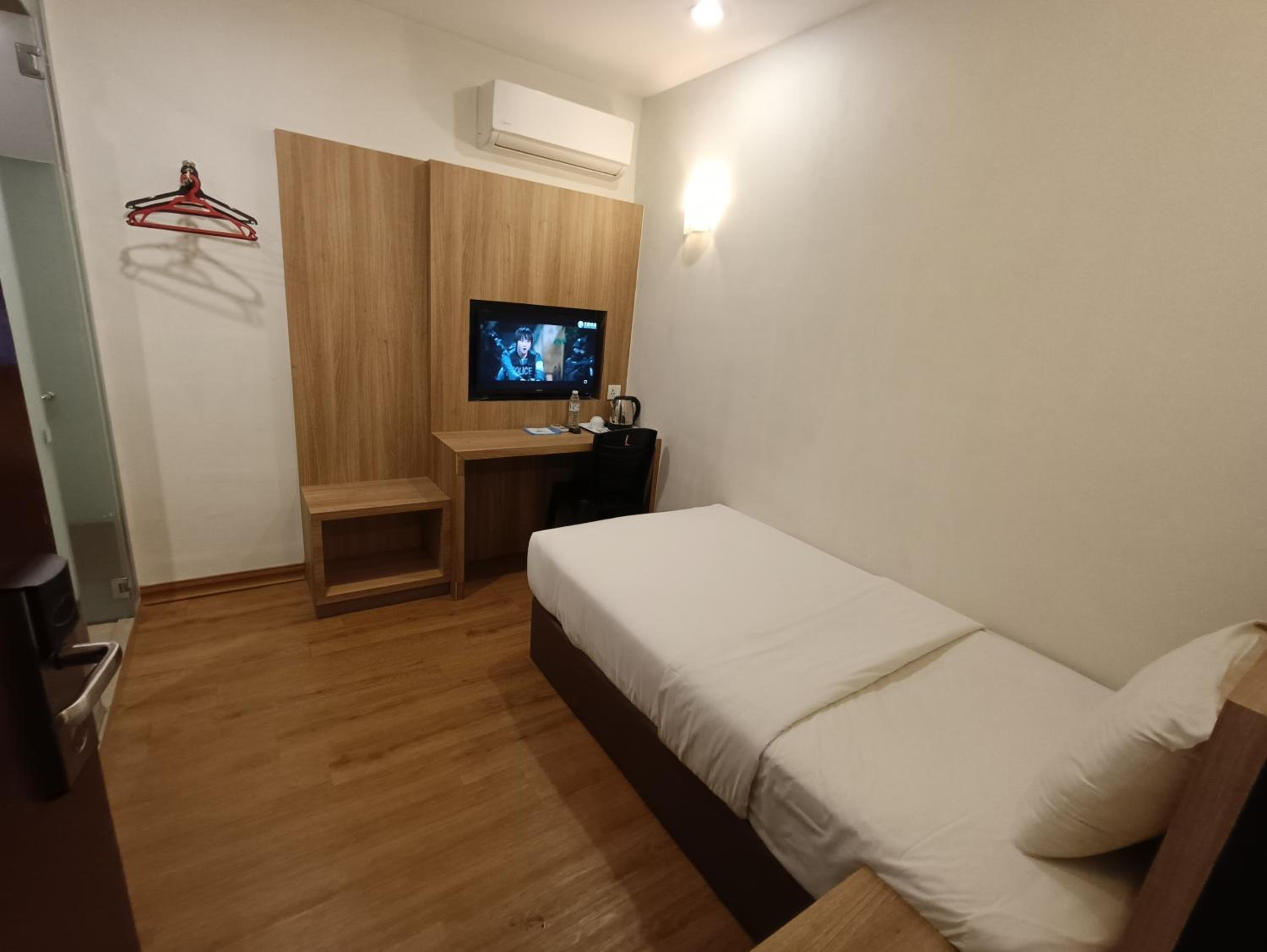 Single Room photo 3
