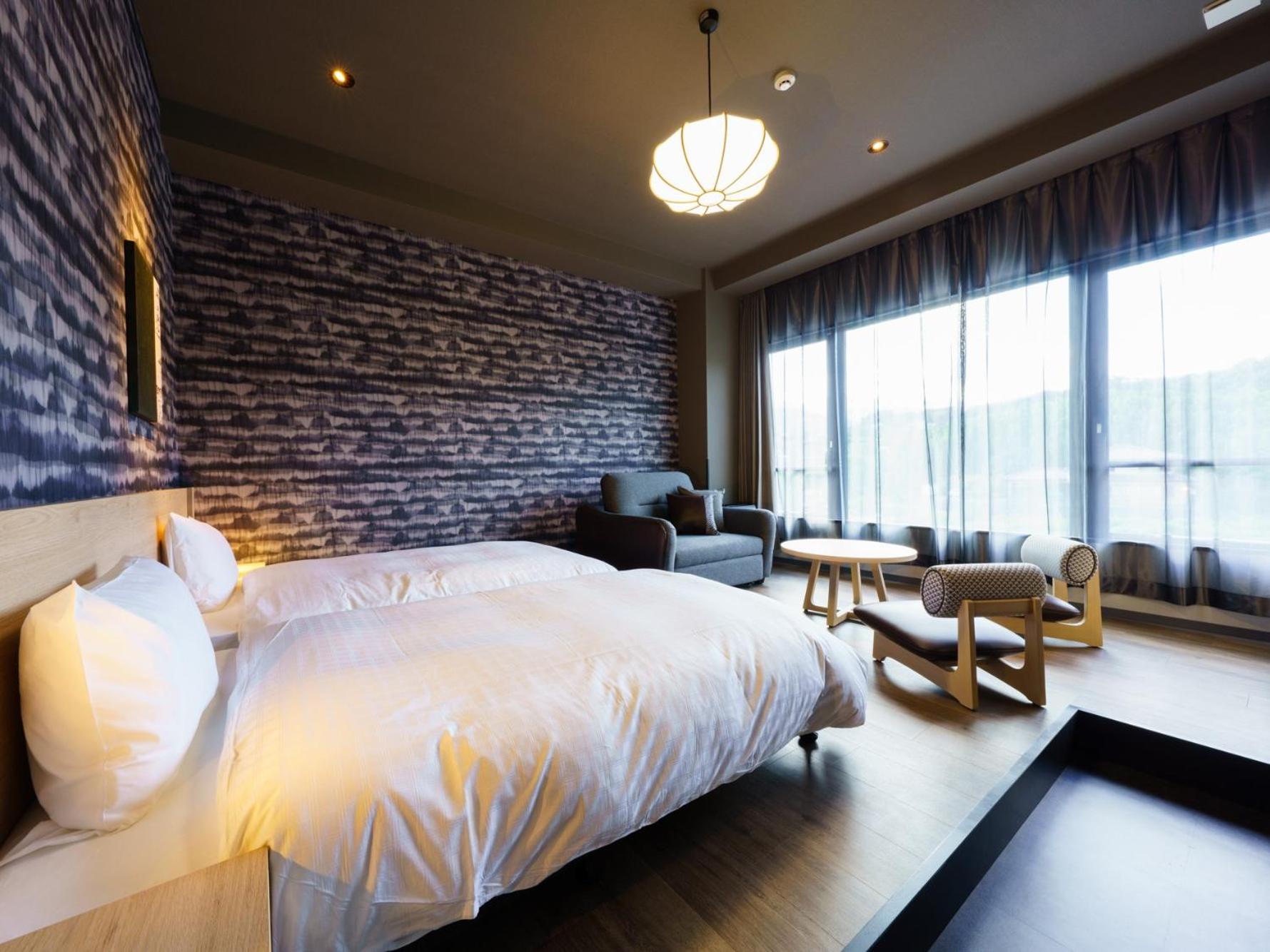Superior Twin Room with Mountain View - Non-Smoking - Photo 1