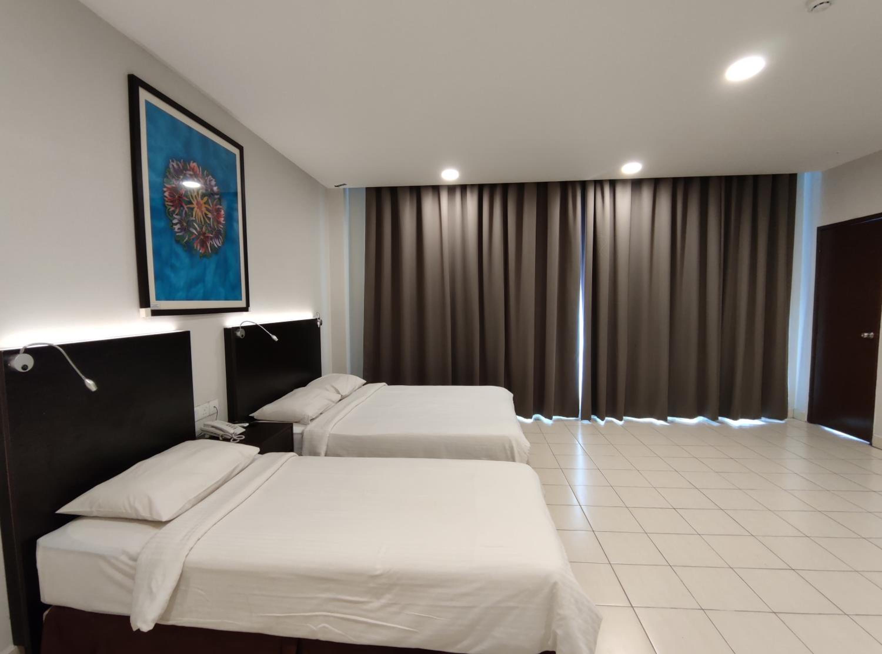 Deluxe Family Room photo 1