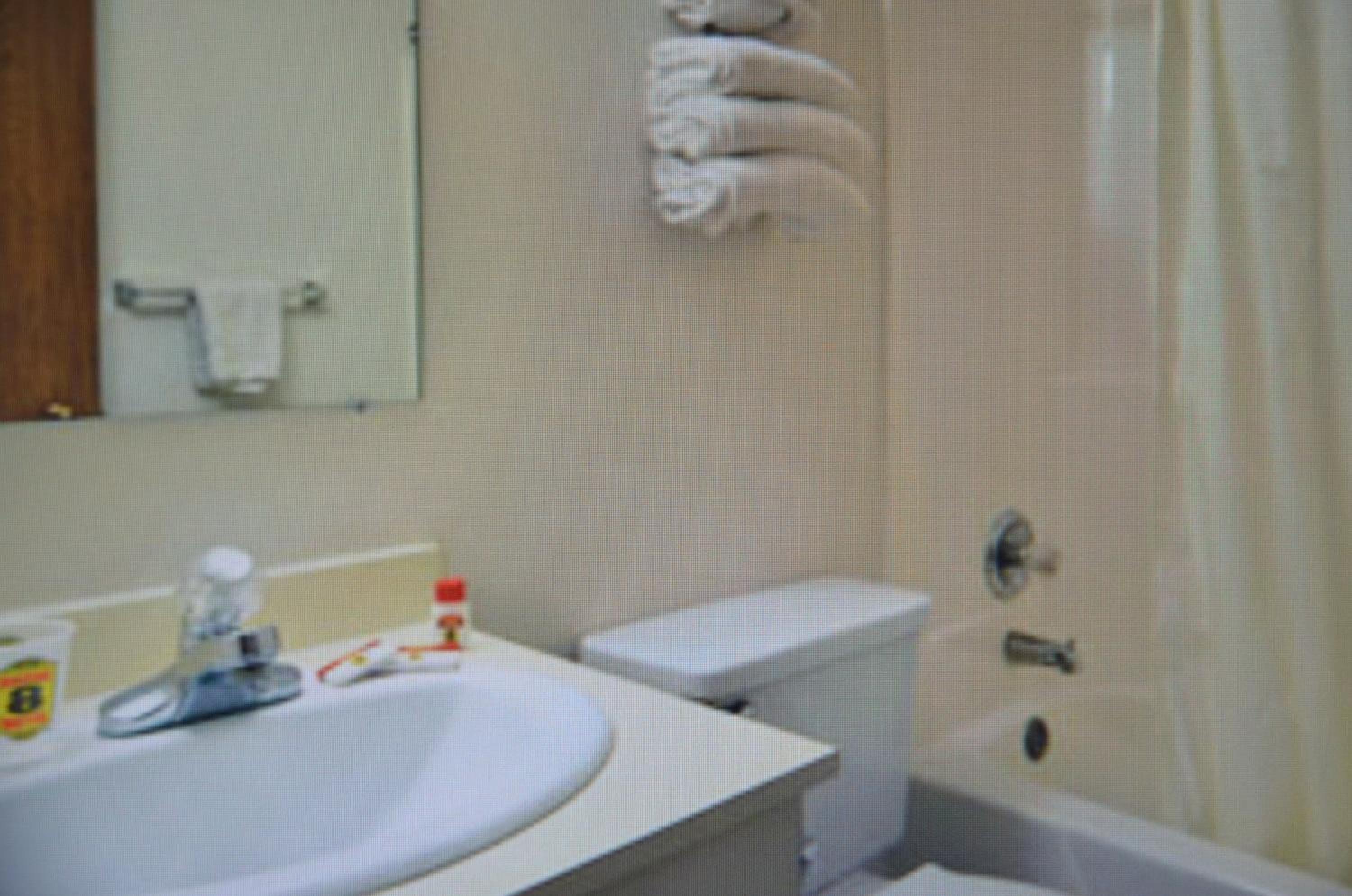 Deluxe Double Room with Two Double Beds - Non-Smoking - Photo 2