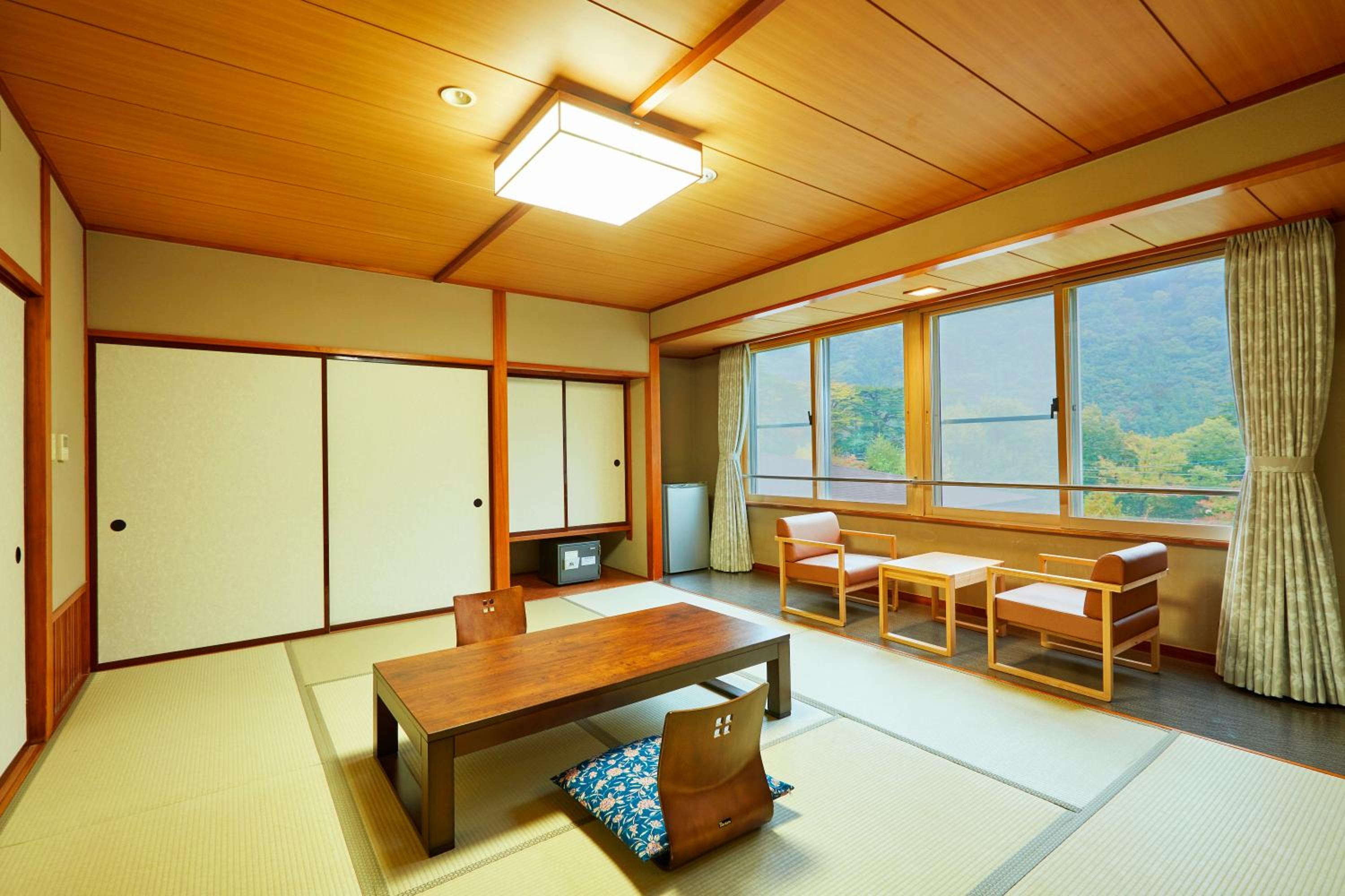 Japanese-Style Room With 10 Tatami (Max 5 Adults)