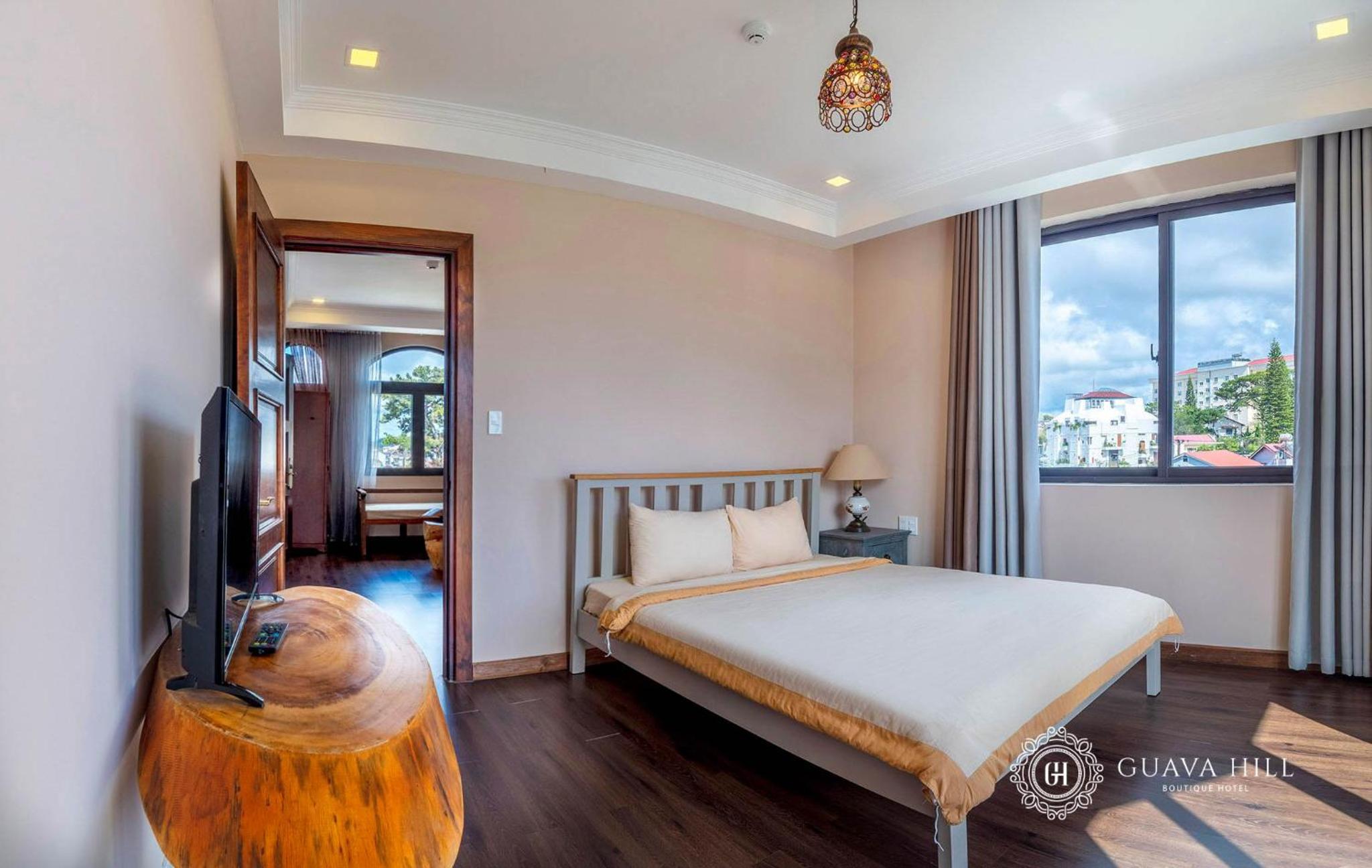 Deluxe Family Room - Photo 2