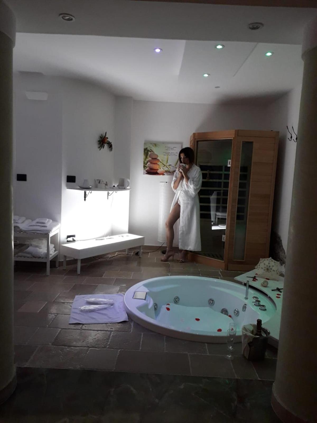 Suite with Sauna - Photo 11