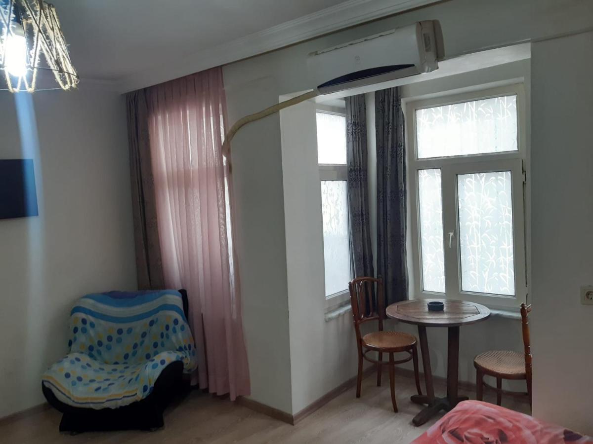 One-Bedroom Apartment photo 3