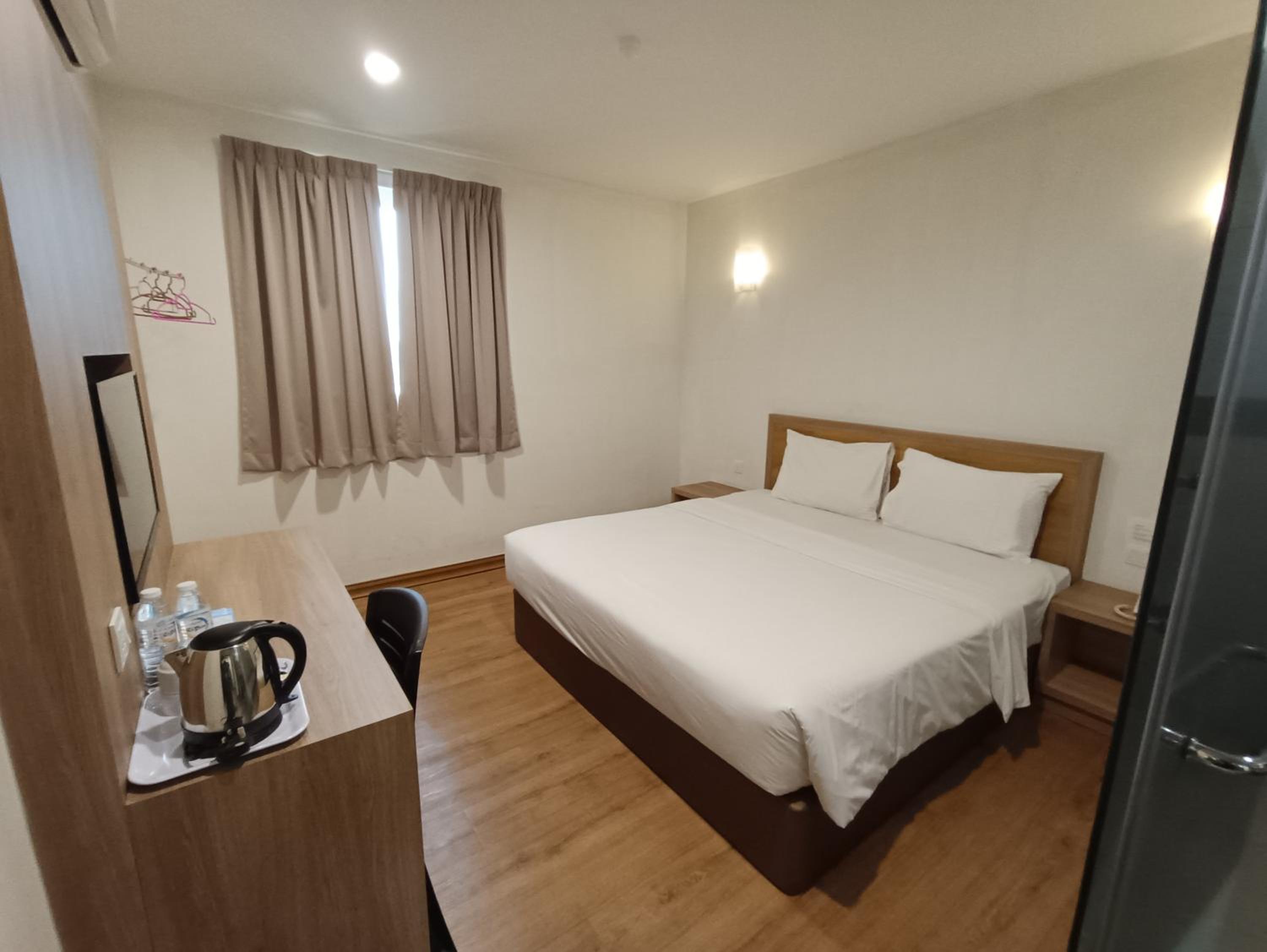 Deluxe King Room photo 3