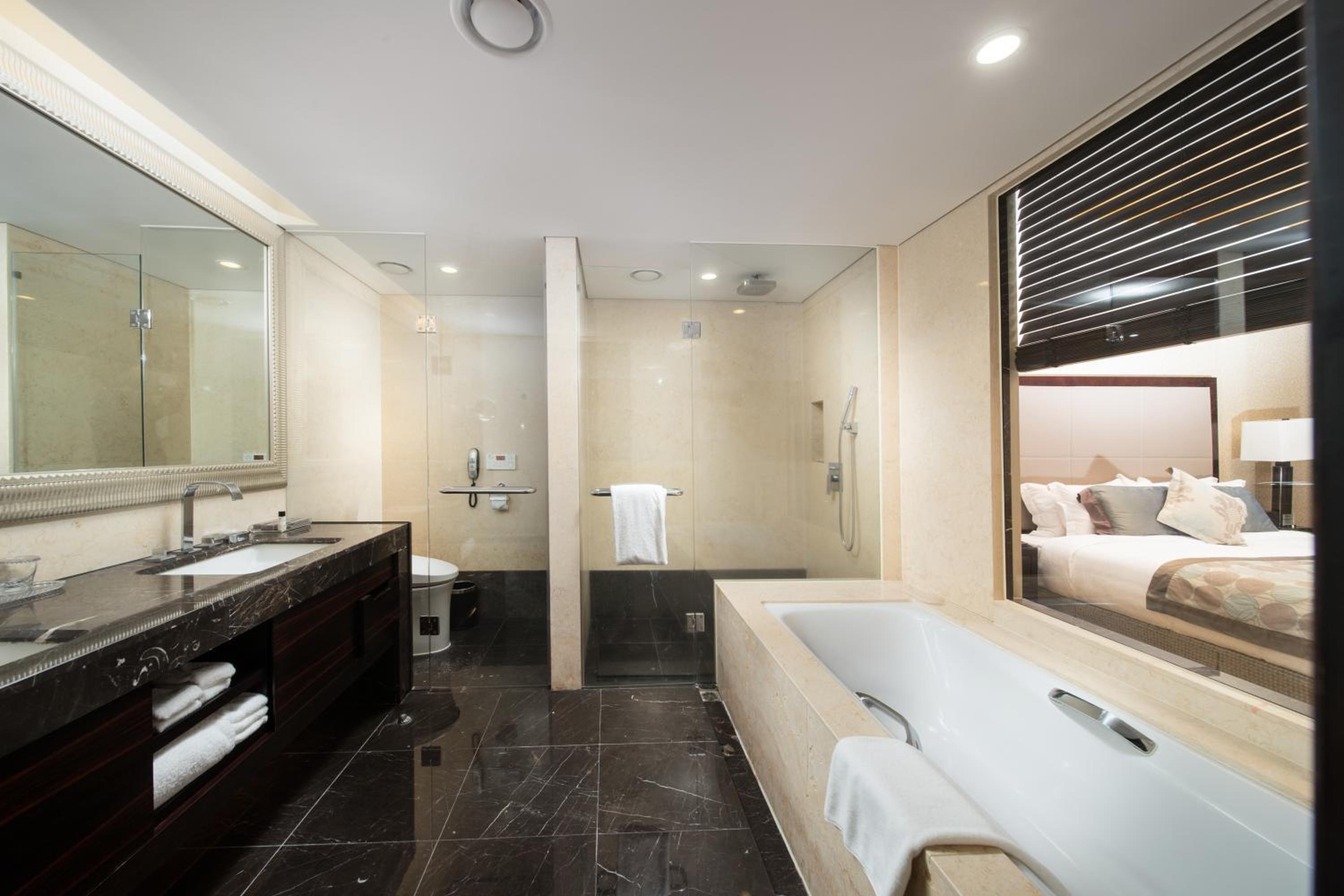 Two-Bedroom Royal Suite  - Photo 4