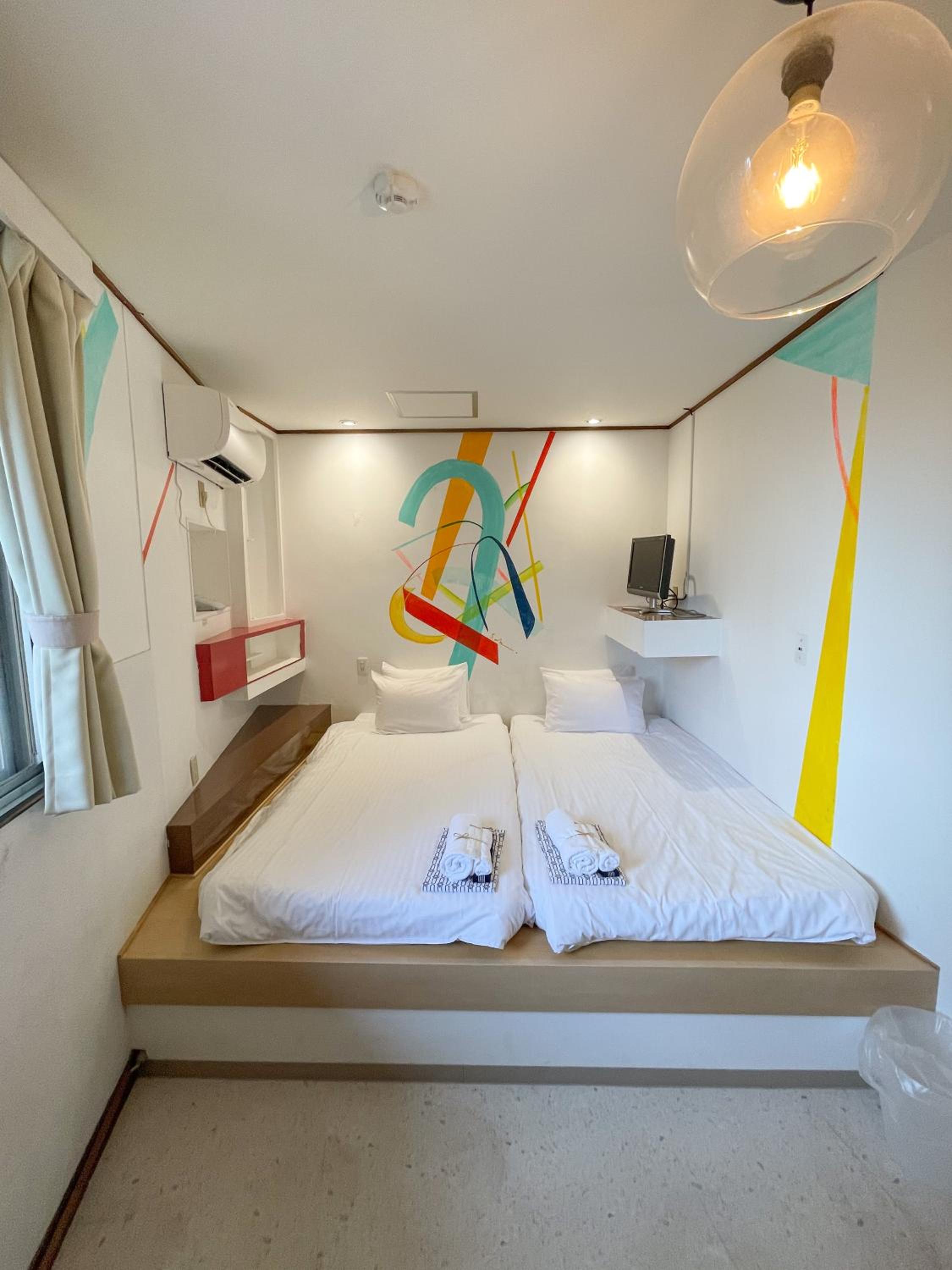 Twin Room with Private Bathroom and Washing machine - Non Smoking  photo 1