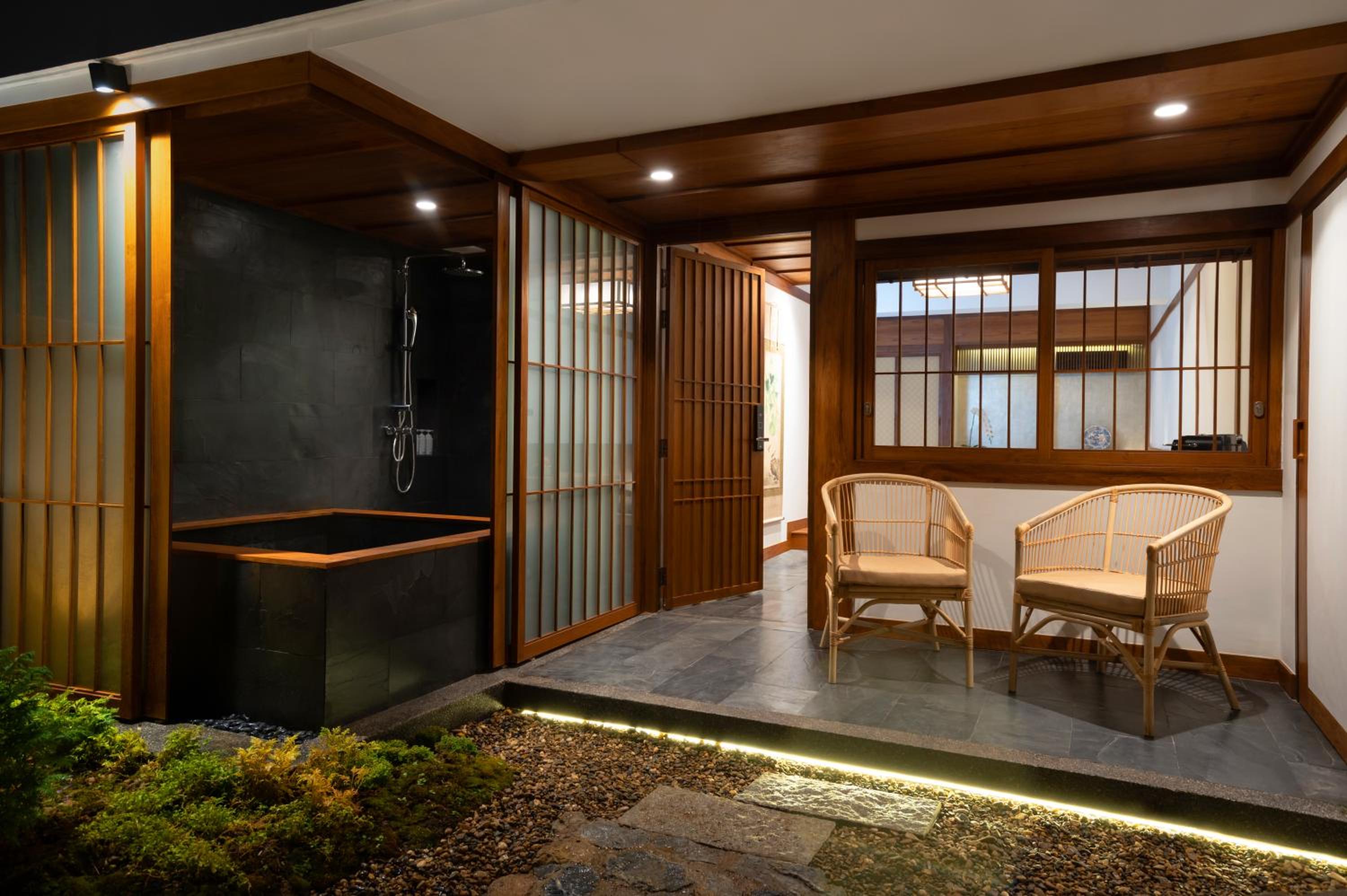 Grand Tatami Onsen Suite photo 2