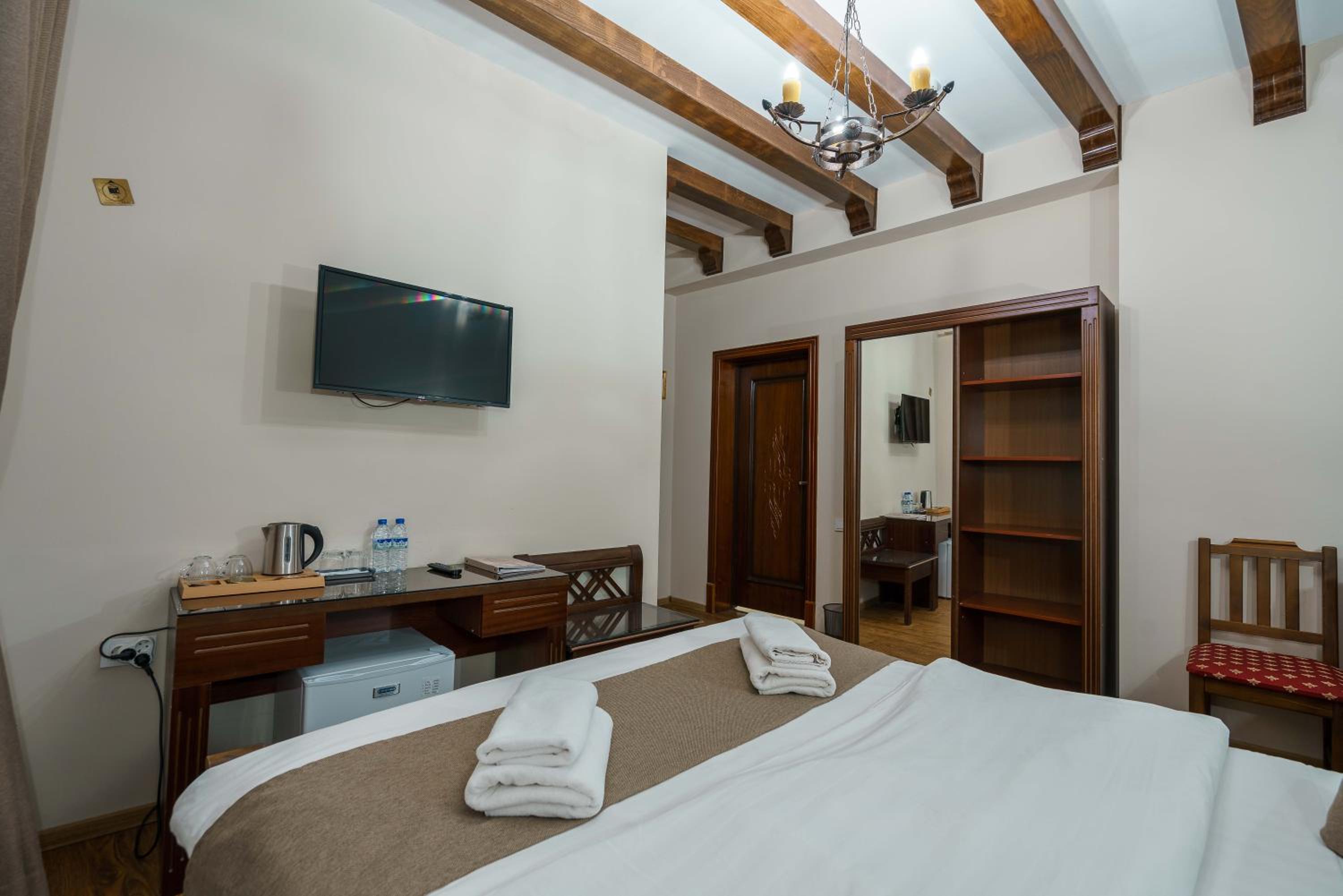 Standard Double Room photo 3