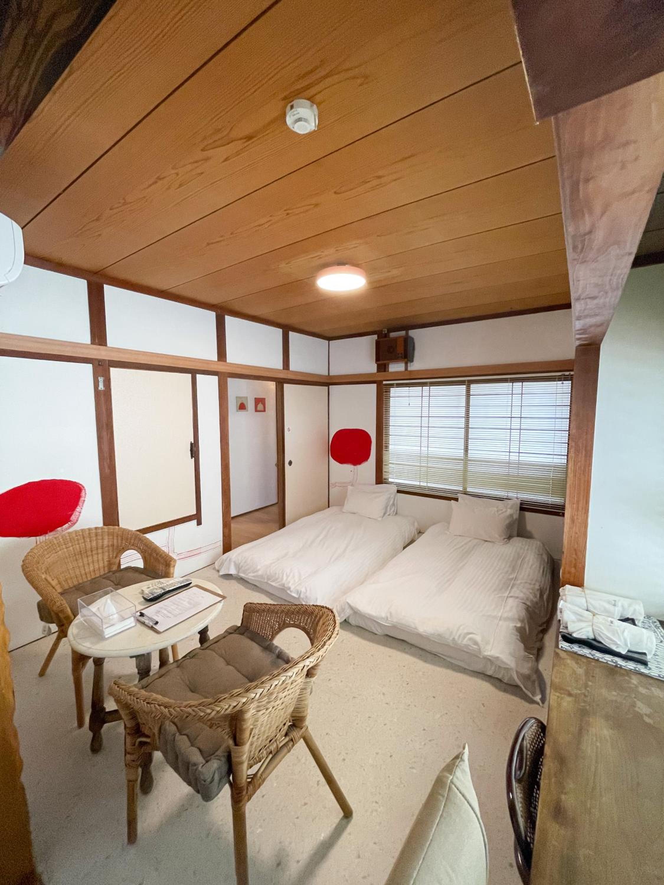 Family Room with Private Bathroom - Non-Smoking photo 1