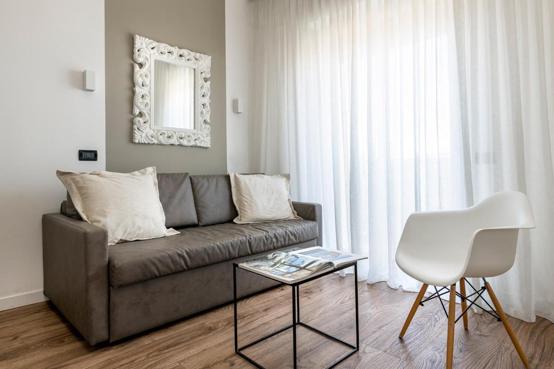 Suite - Photo 3