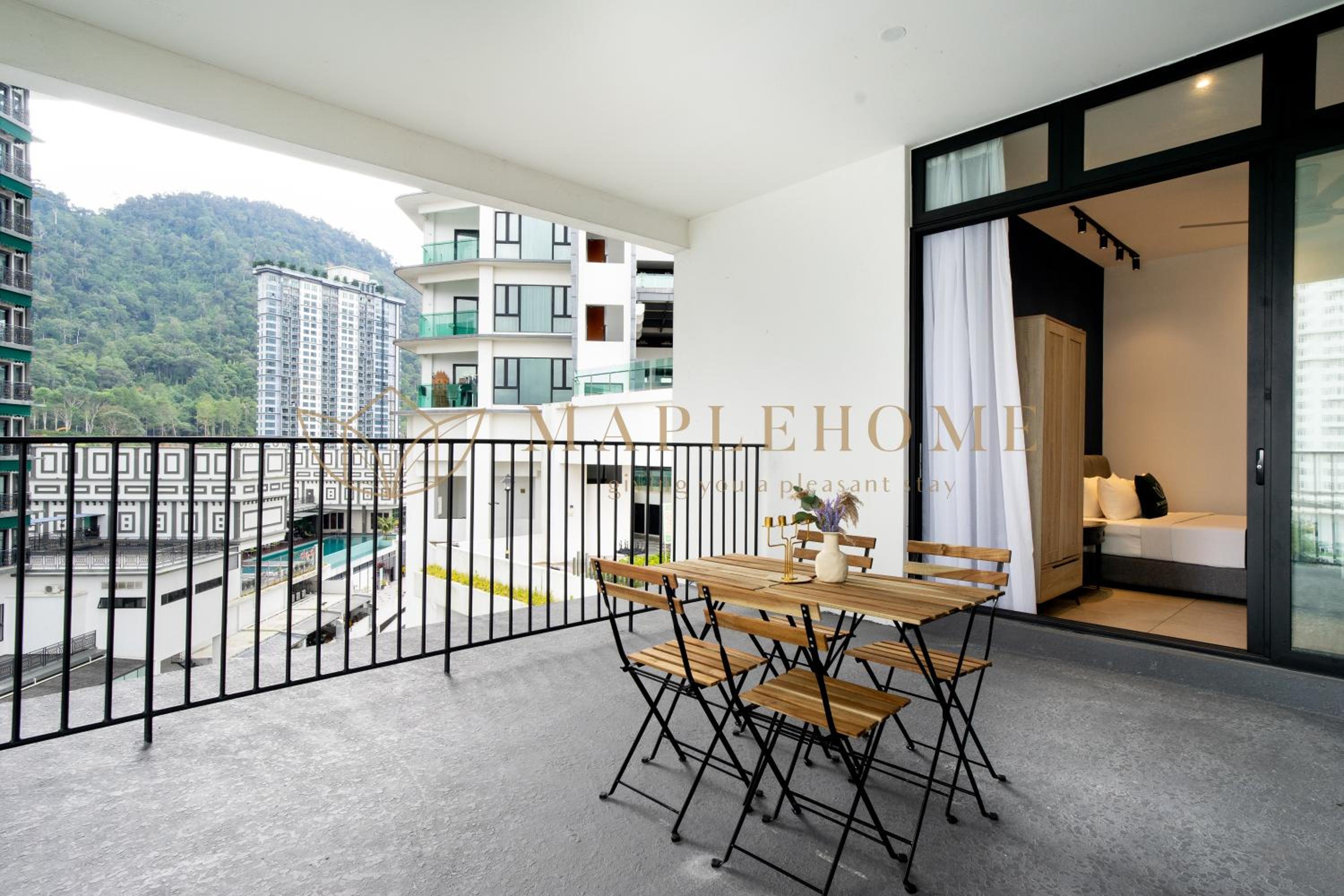Premier Duplex Five-Bedroom Suite - Photo 18