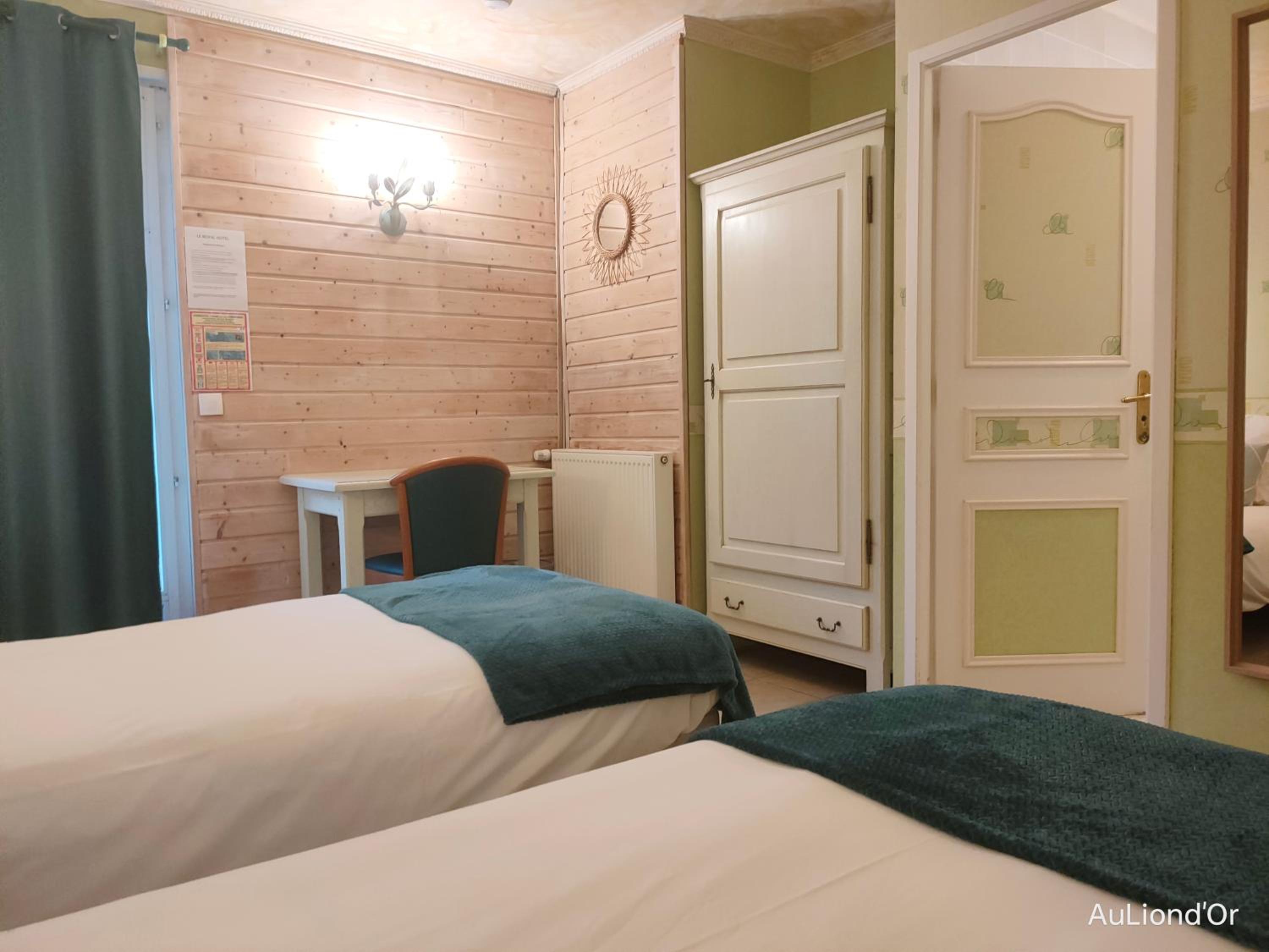 Standard Twin Room photo 2