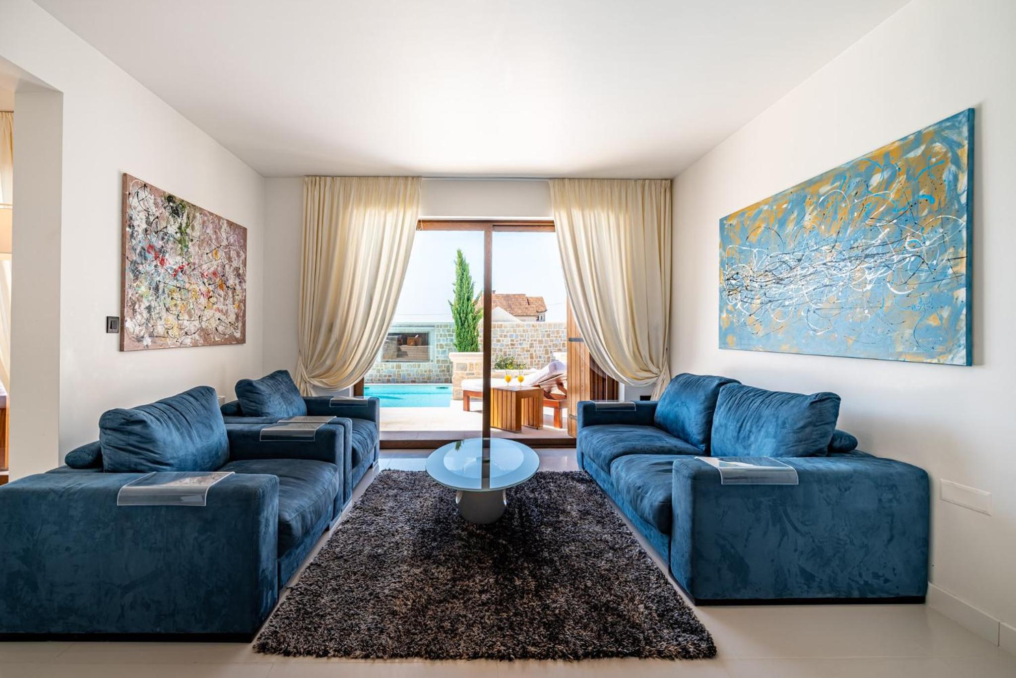Villa photo 1