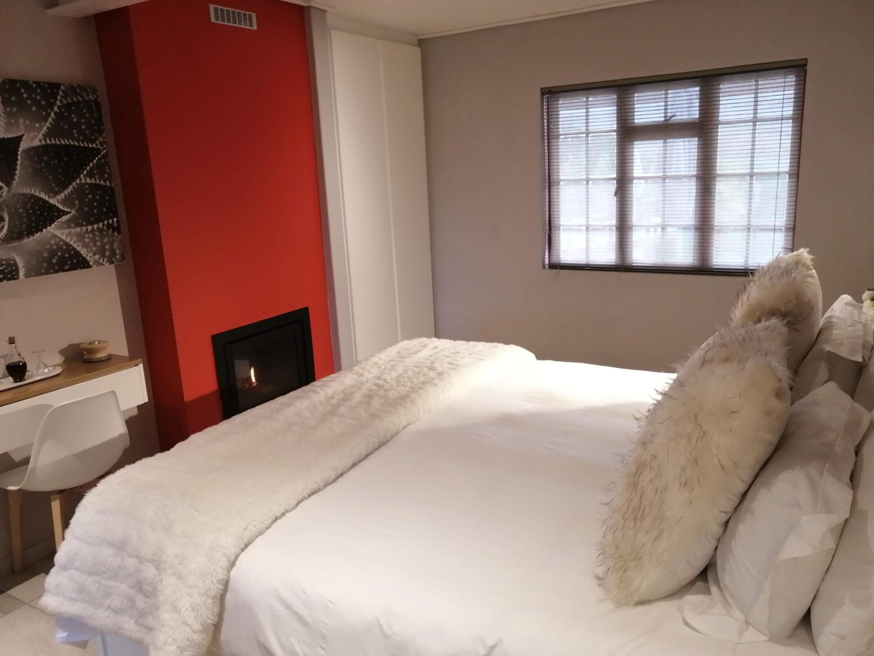 One-Bedroom Apartment - Photo 13