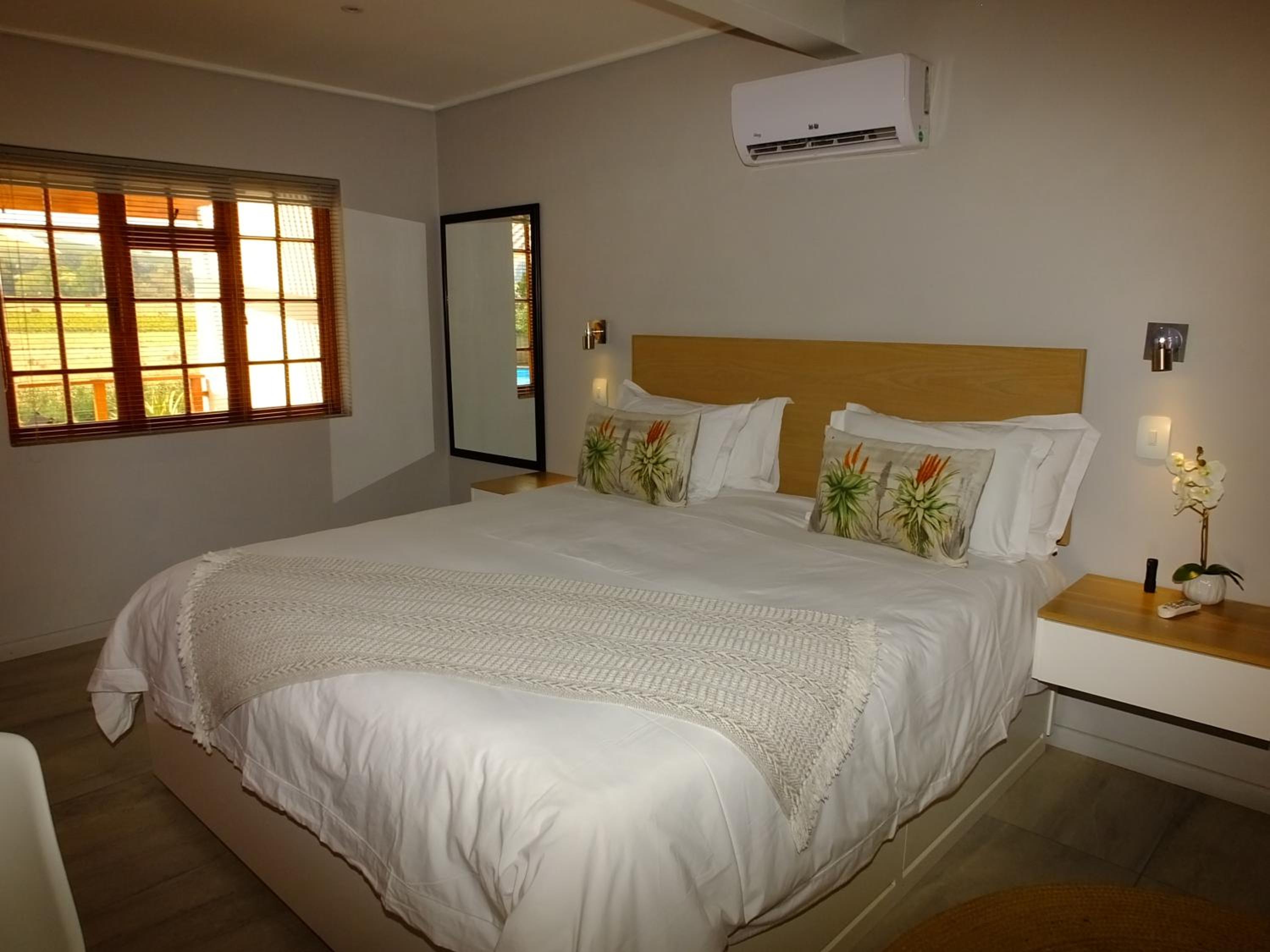 One-Bedroom Apartment - Photo 1