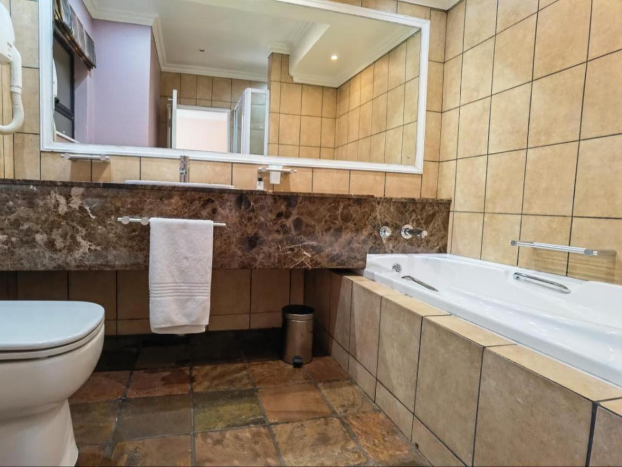 Deluxe Double or Twin Room - Photo 2