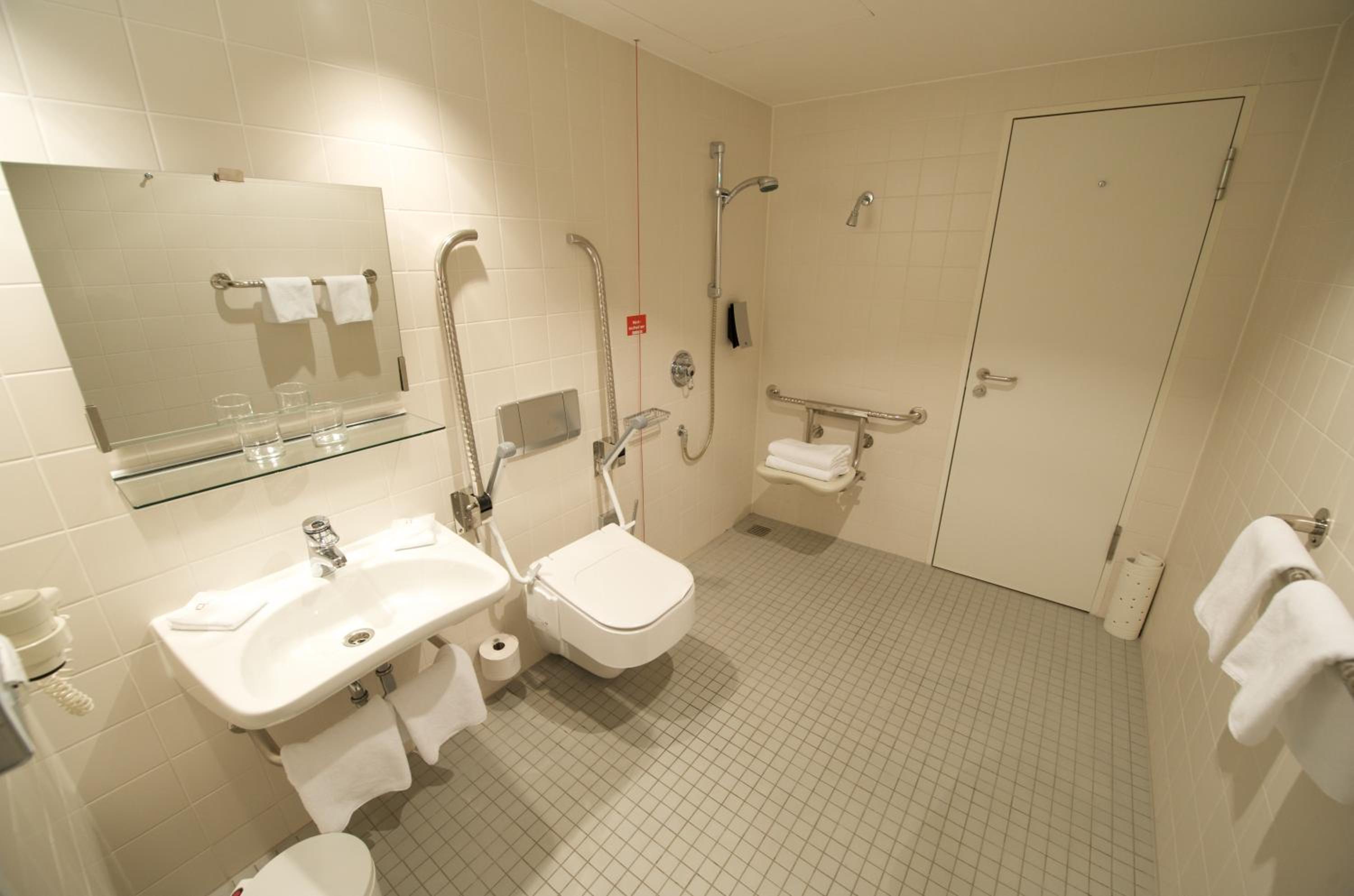Standard Double Room - Disability Access photo 2