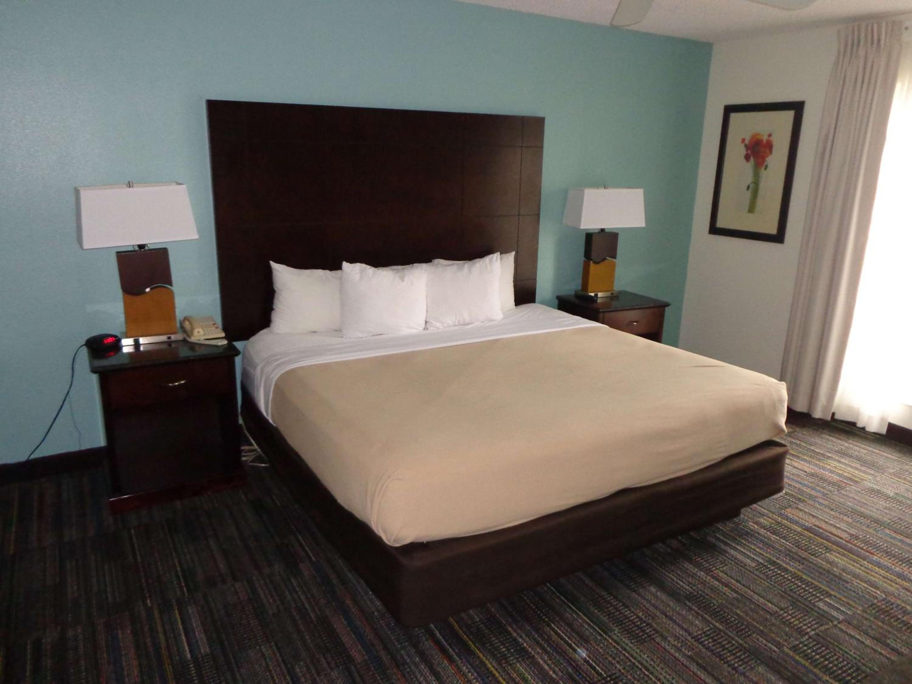 Two Bedroom Suite With One King And Two Queen Beds