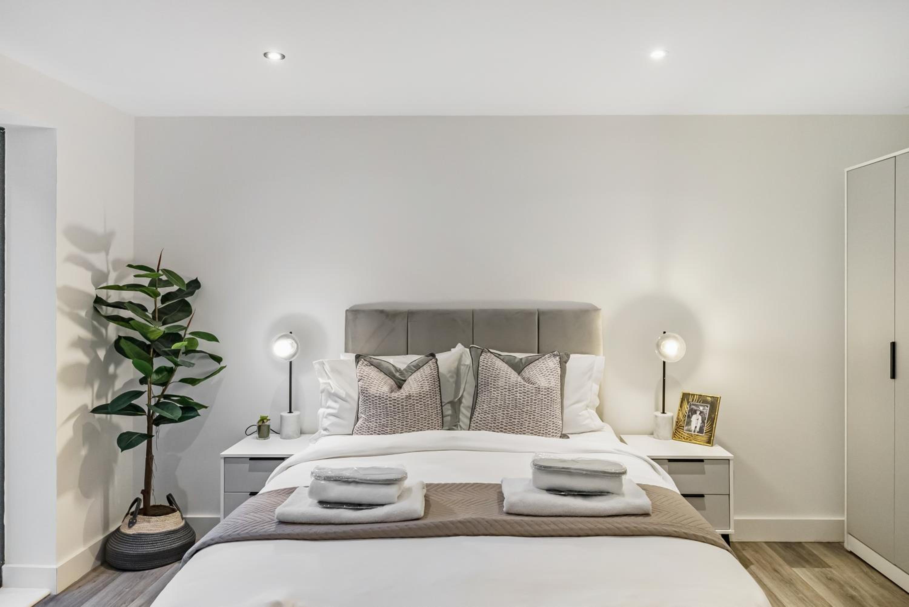 Studio Apartment photo 1