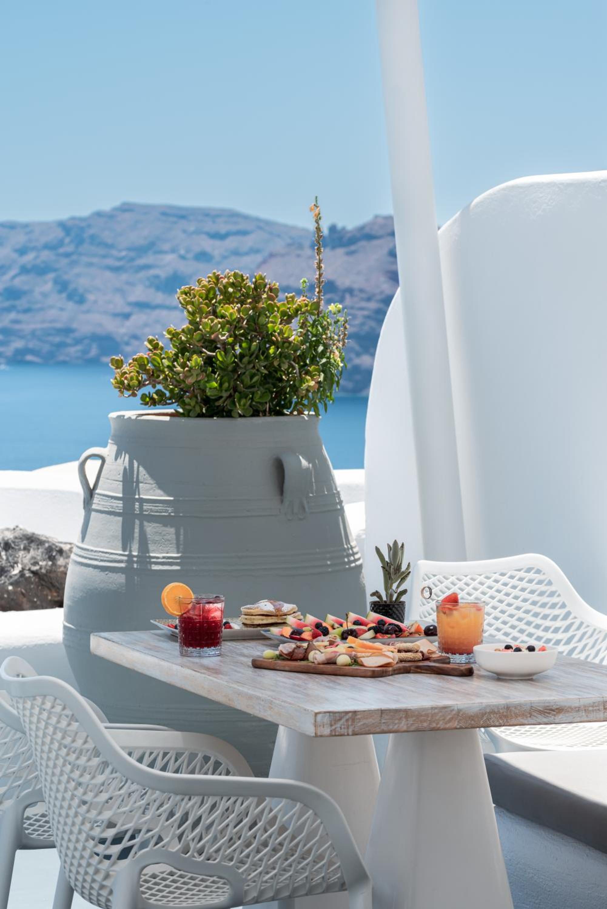 La Perla Villa with Outdoor Hot Tub and Caldera View
