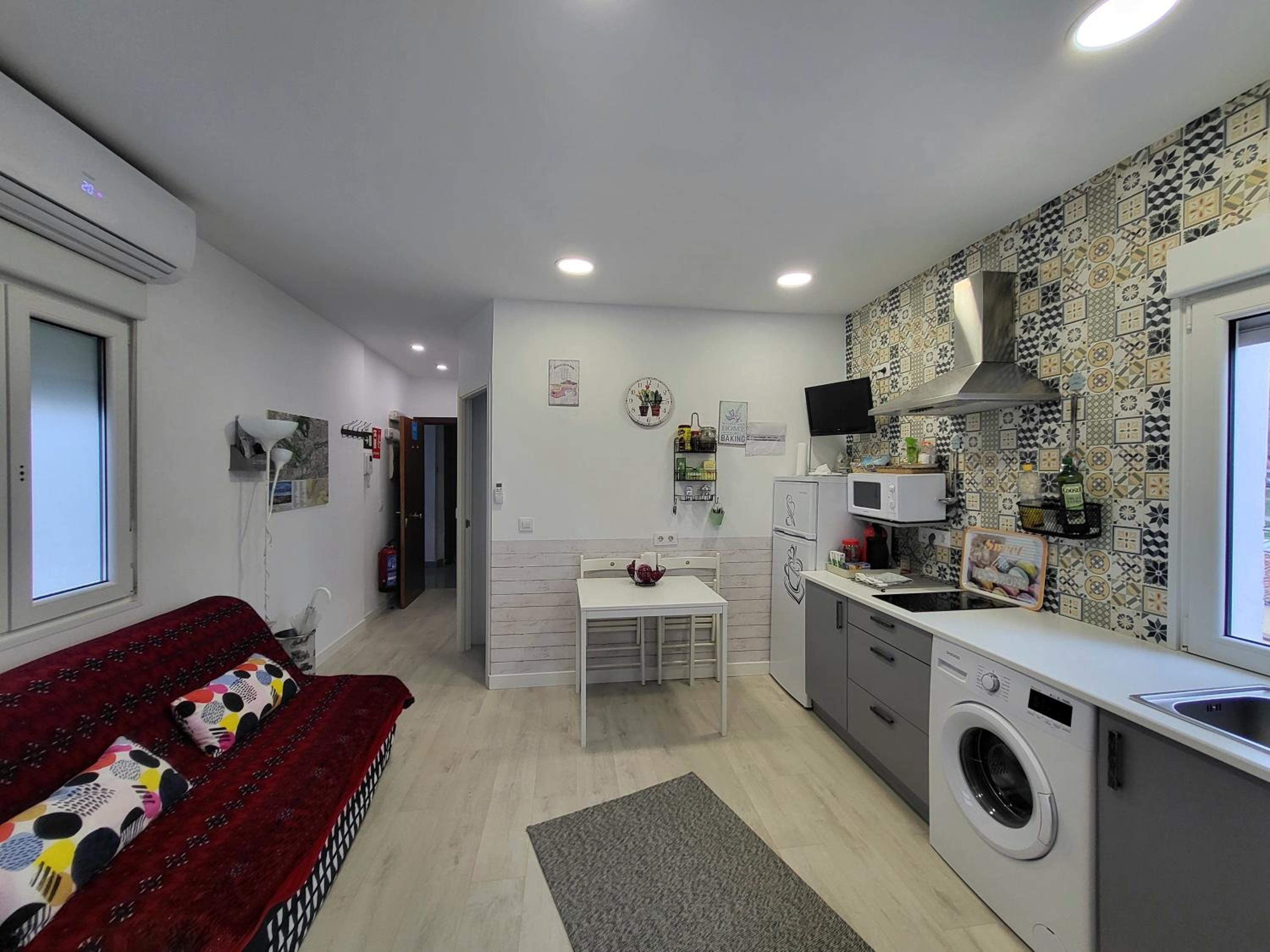 Two-Bedroom Apartment - Photo 2