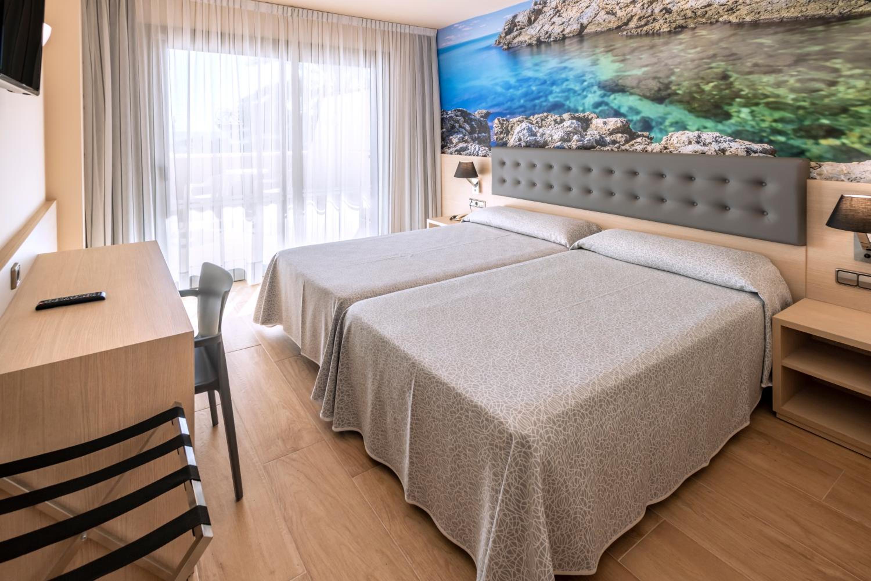 Double or Twin Room - Photo 1