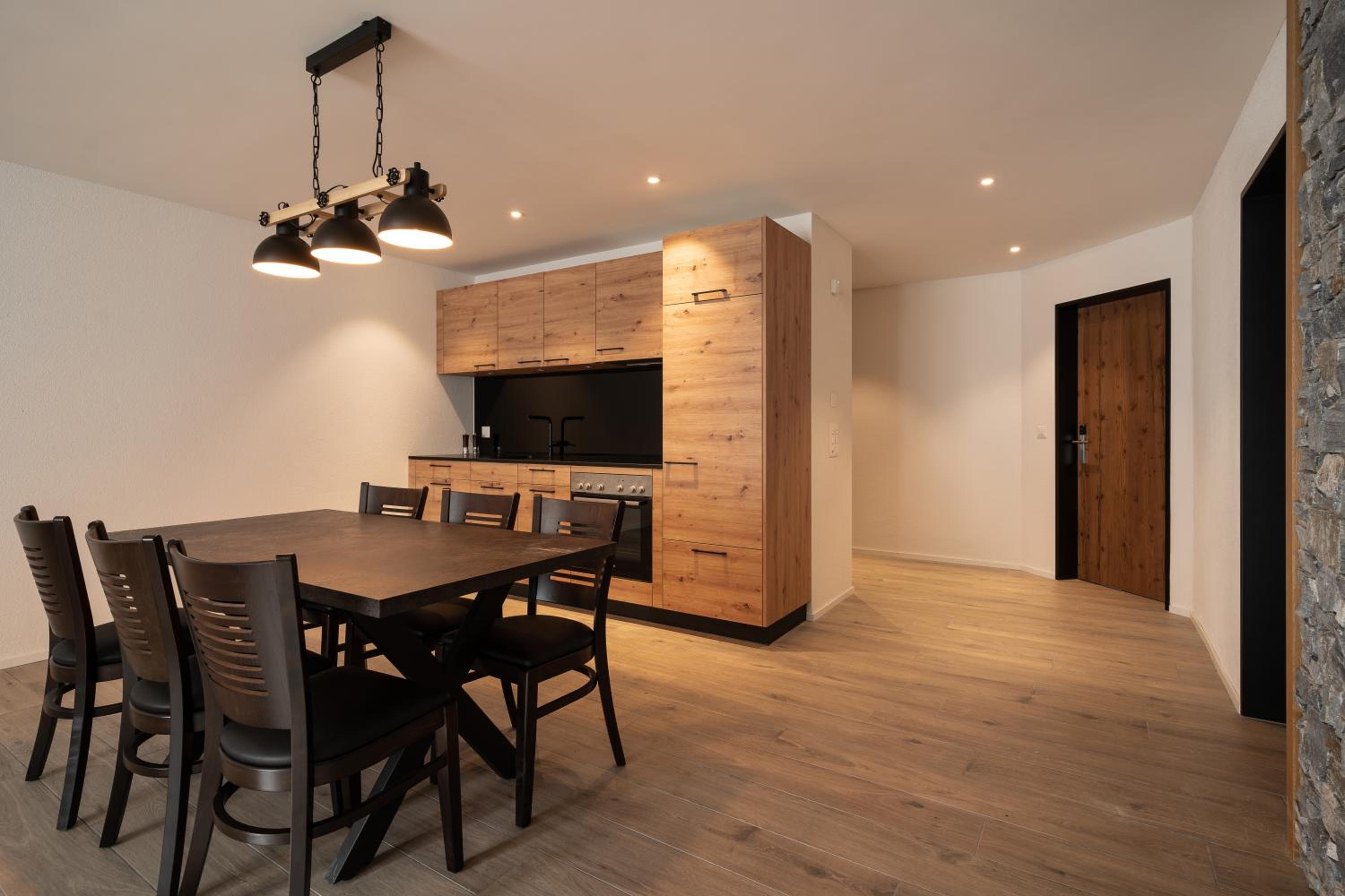 Deluxe Family Room - Photo 2