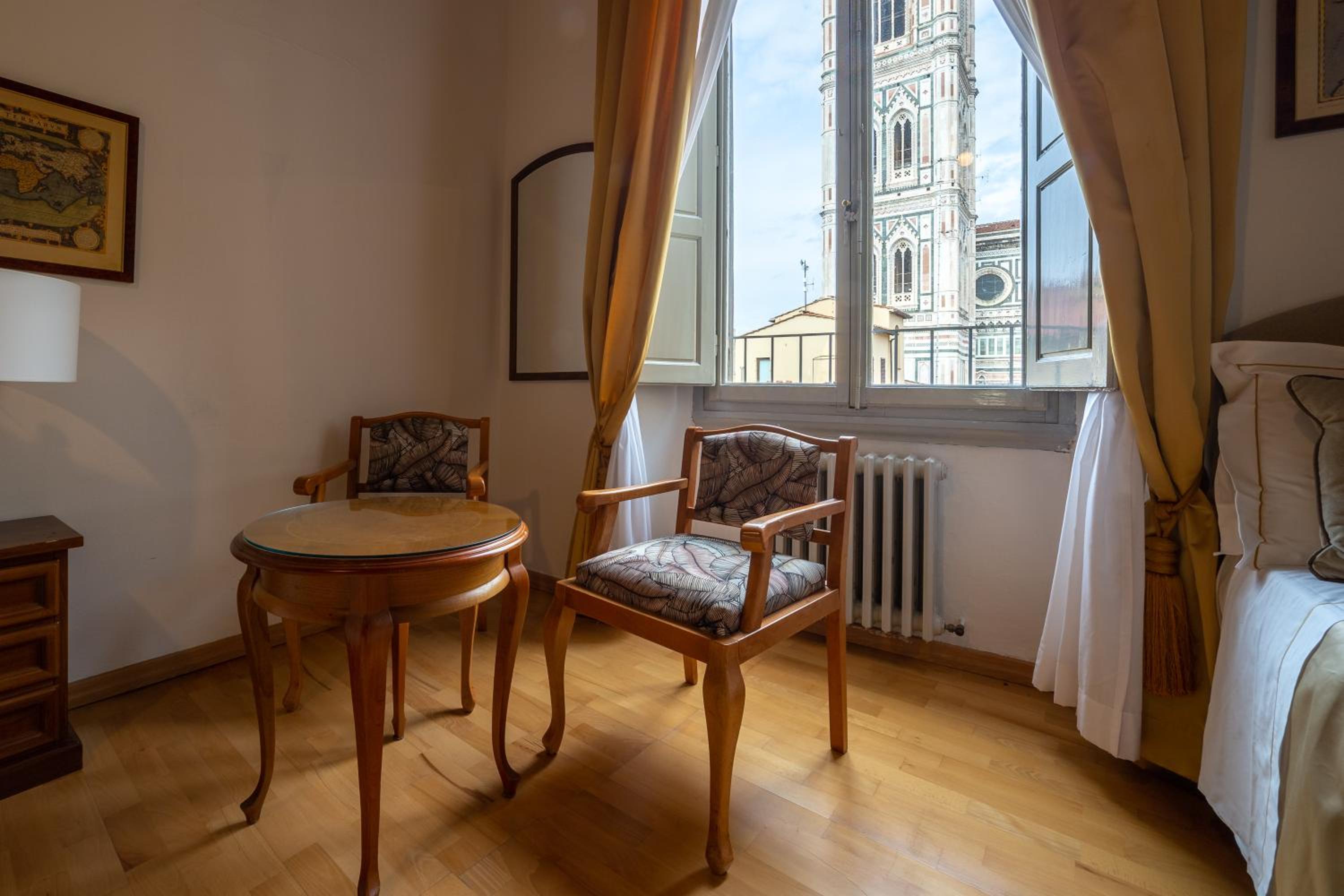 Triple Room with Duomo View photo 3