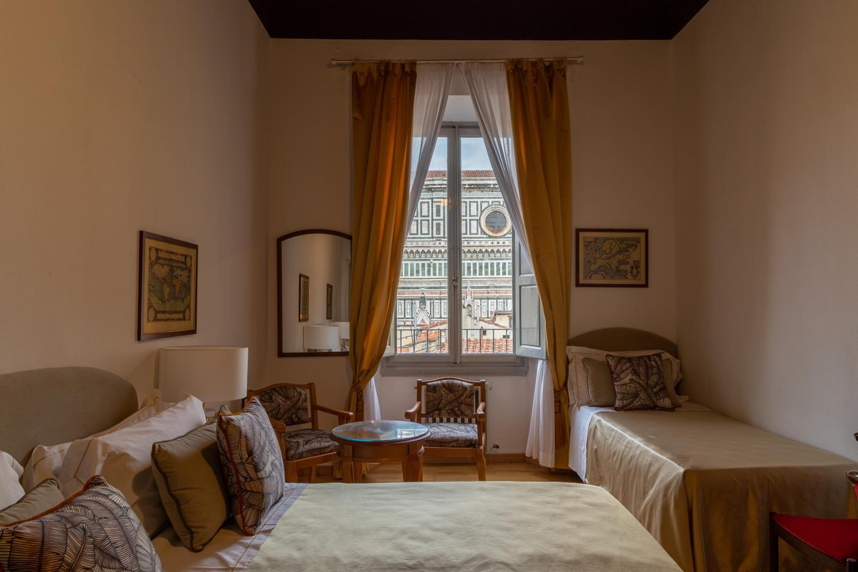 Triple Room with Duomo View photo 2