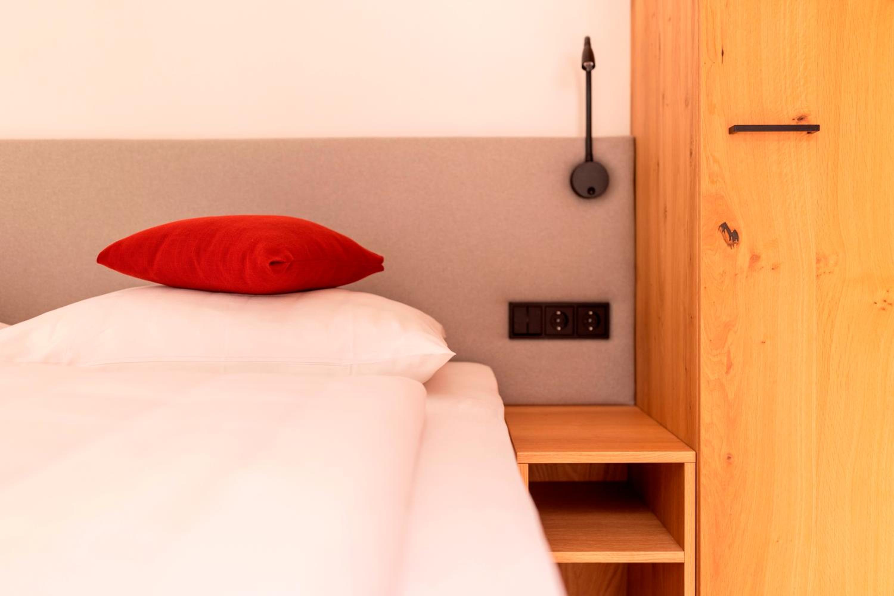 Offer - Deluxe Apartment (2 Bedrooms) with Balcony - Photo 5