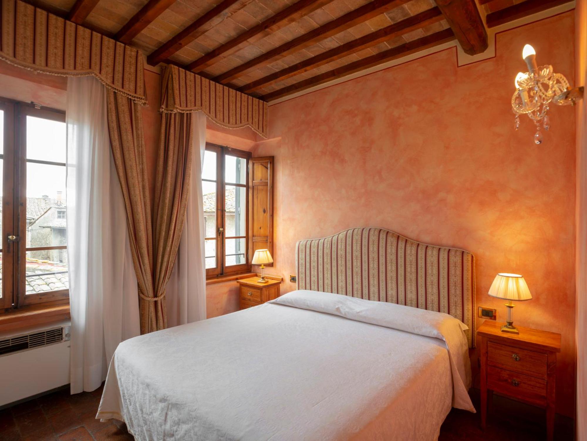Double Room - Photo 11