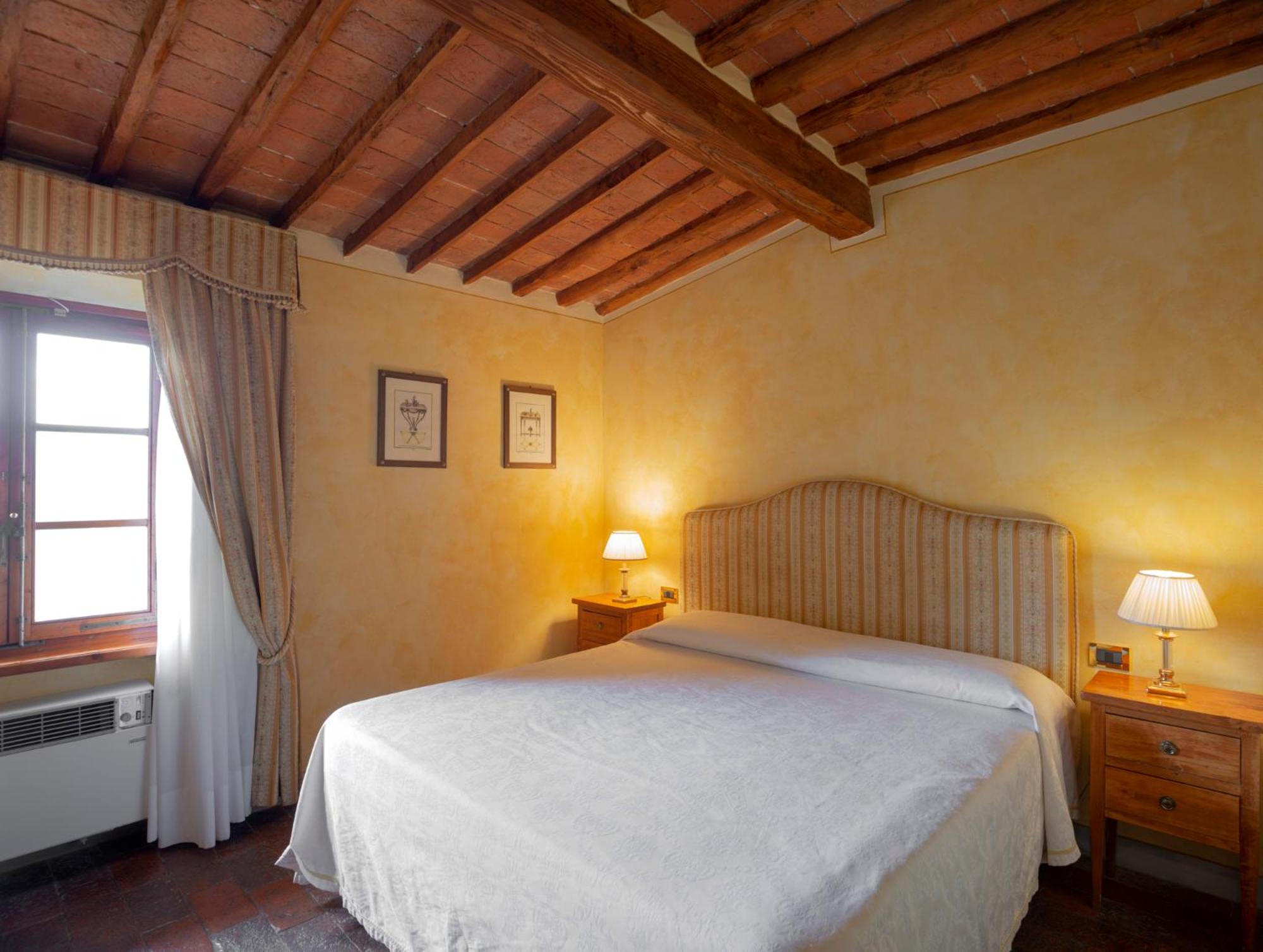 Double Room - Photo 10