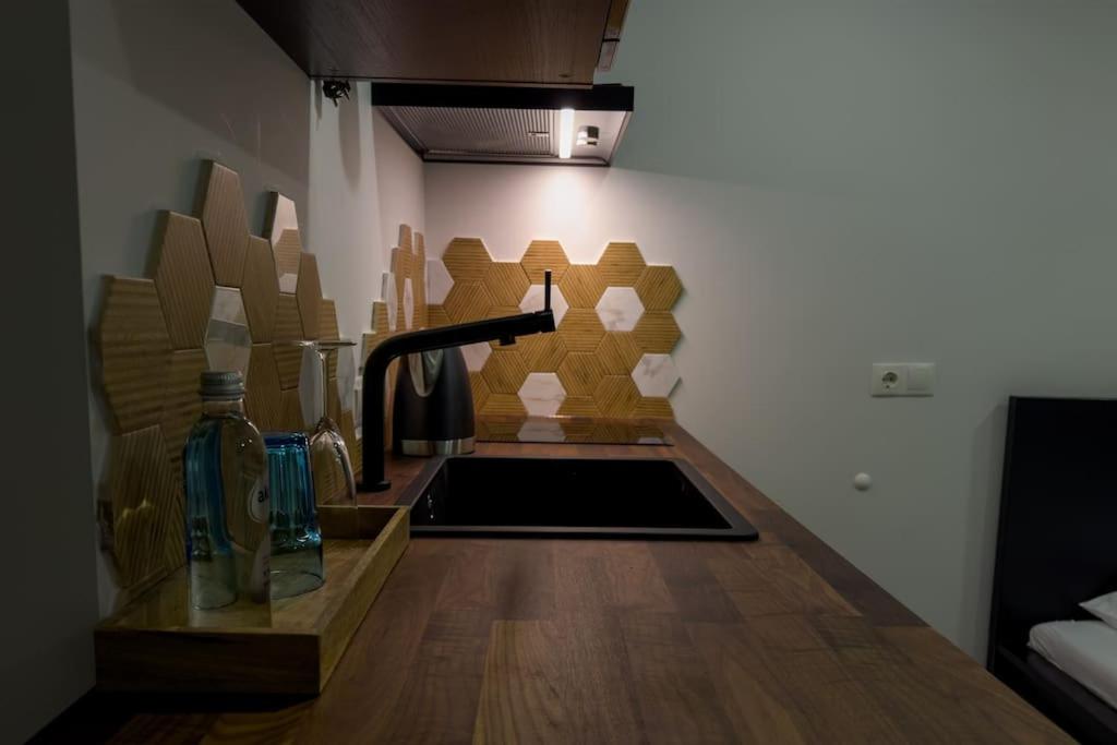 One-Bedroom Apartment - Photo 17