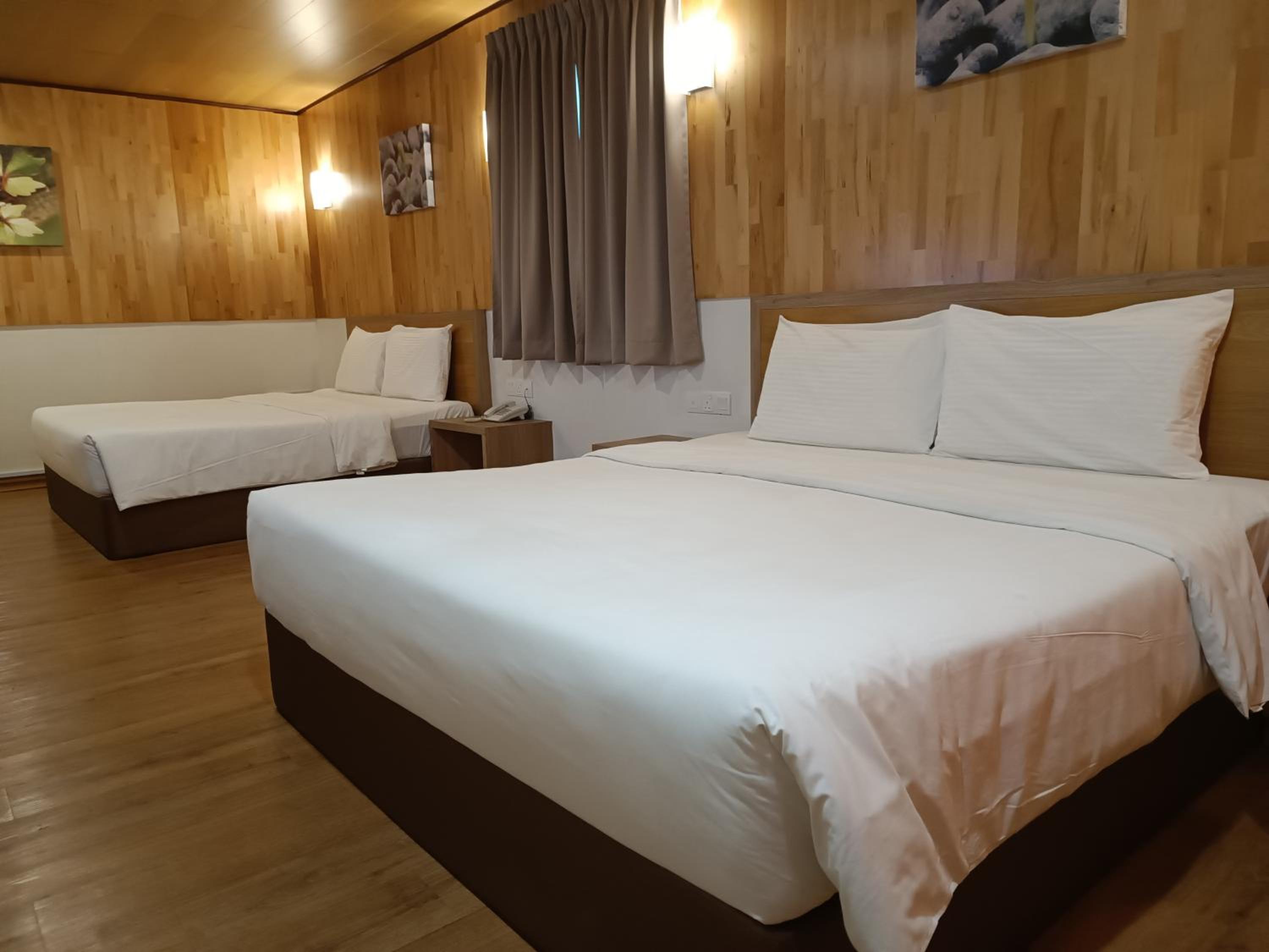 Deluxe Family Room